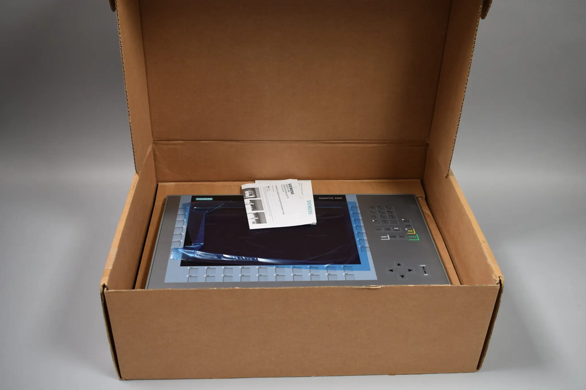 Produktfoto 1 von 6AV2124-1MC01-0AX0