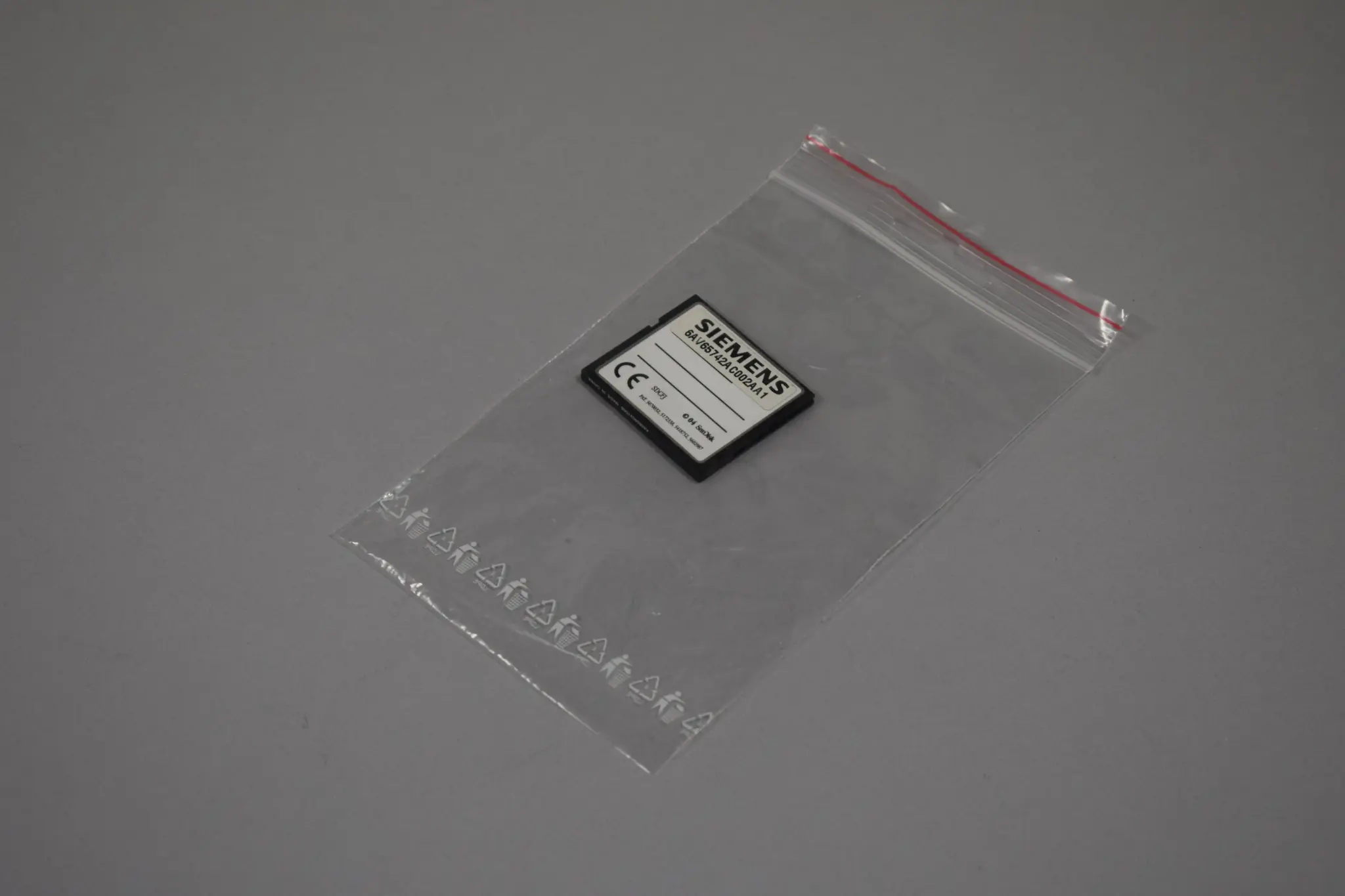 Produktfoto 1 von 6AV6574-2AC00-2AA1