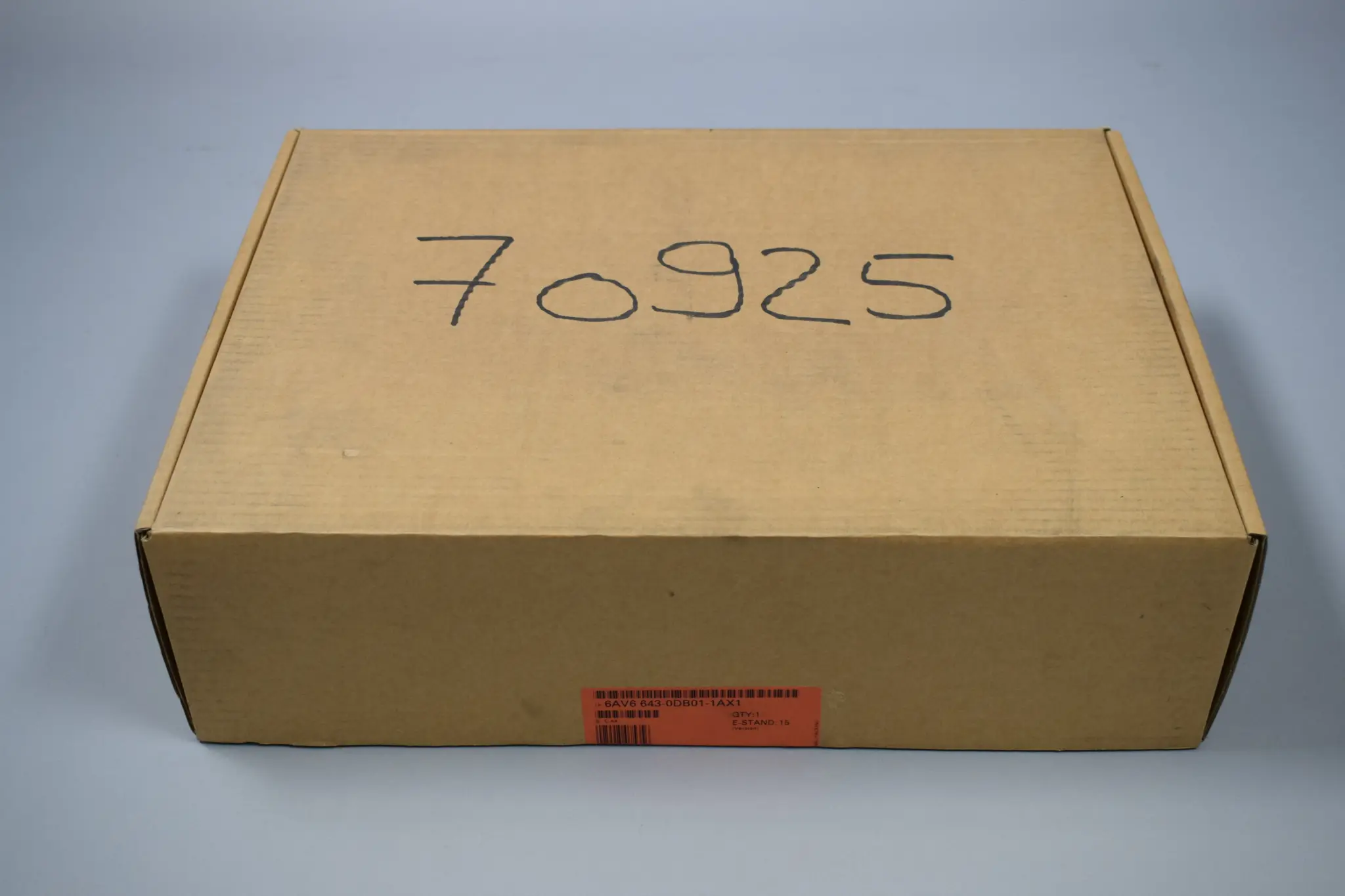 Produktfoto 1 von 6AV6643-0DB01-1AX1