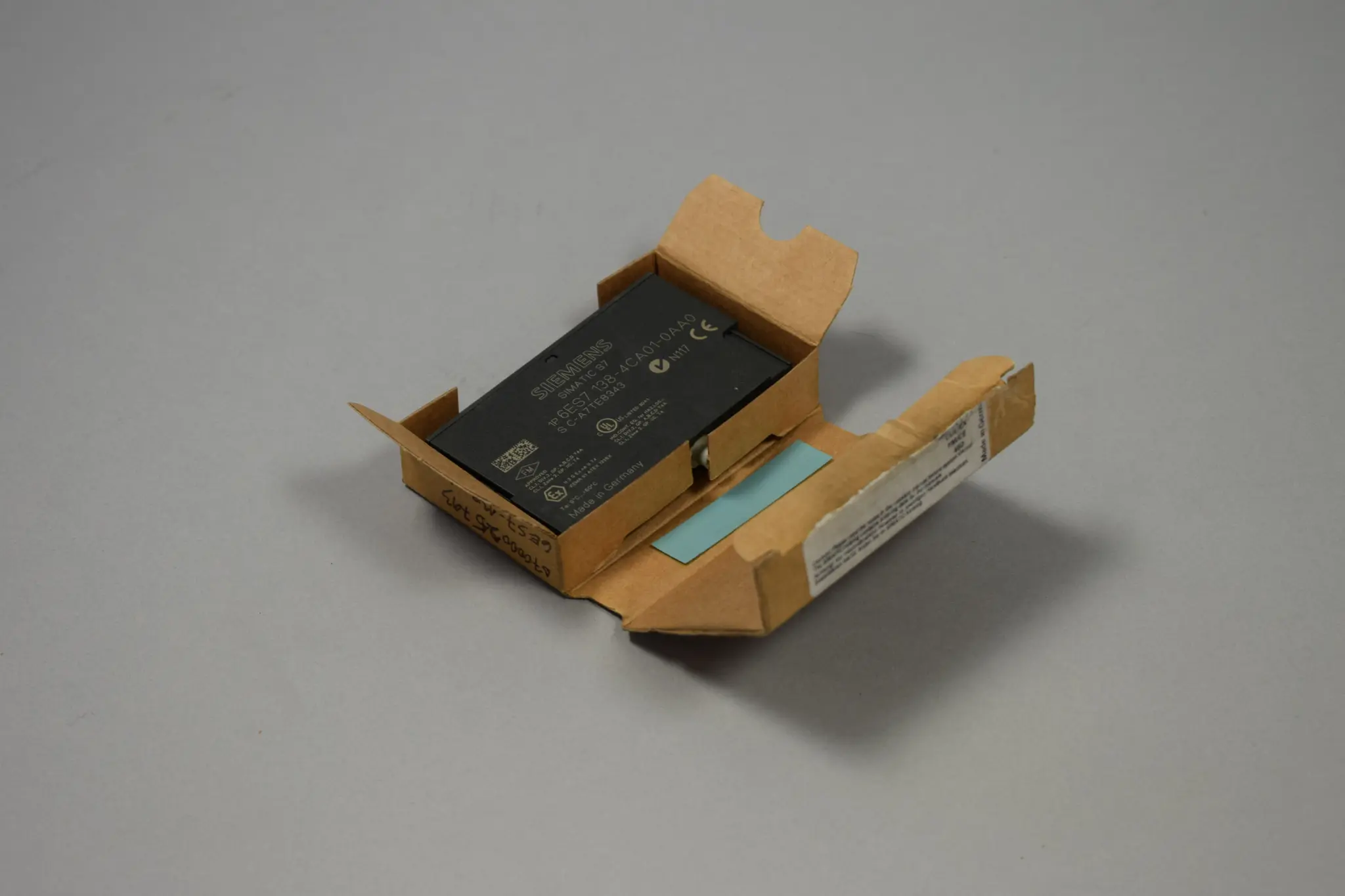 Produktfoto 1 von 6ES7138-4CA01-0AA0