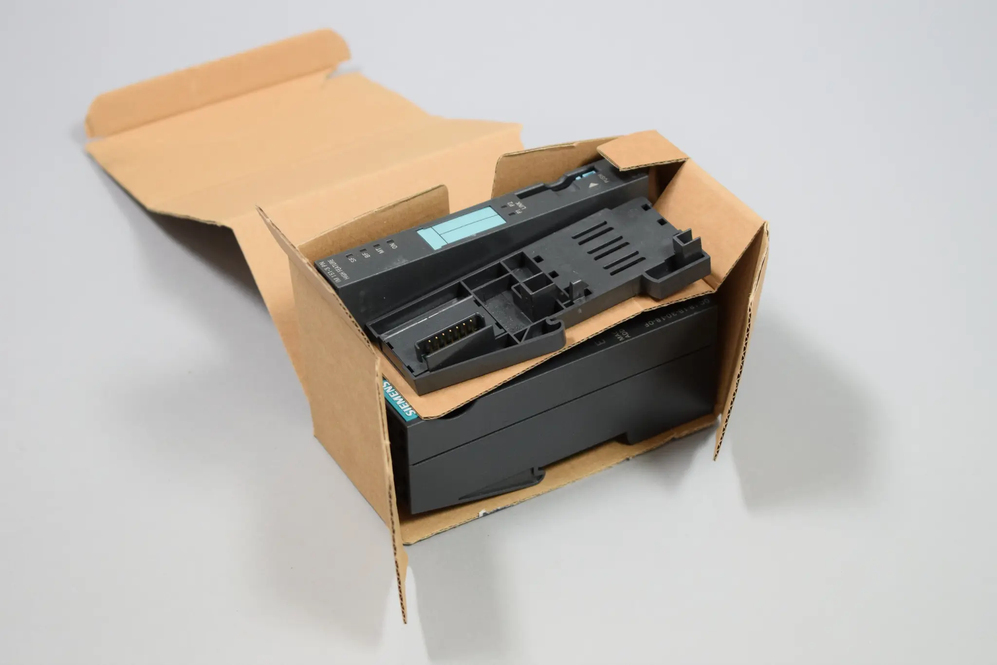 Produktfoto 1 von 6ES7151-3BA23-0AB0