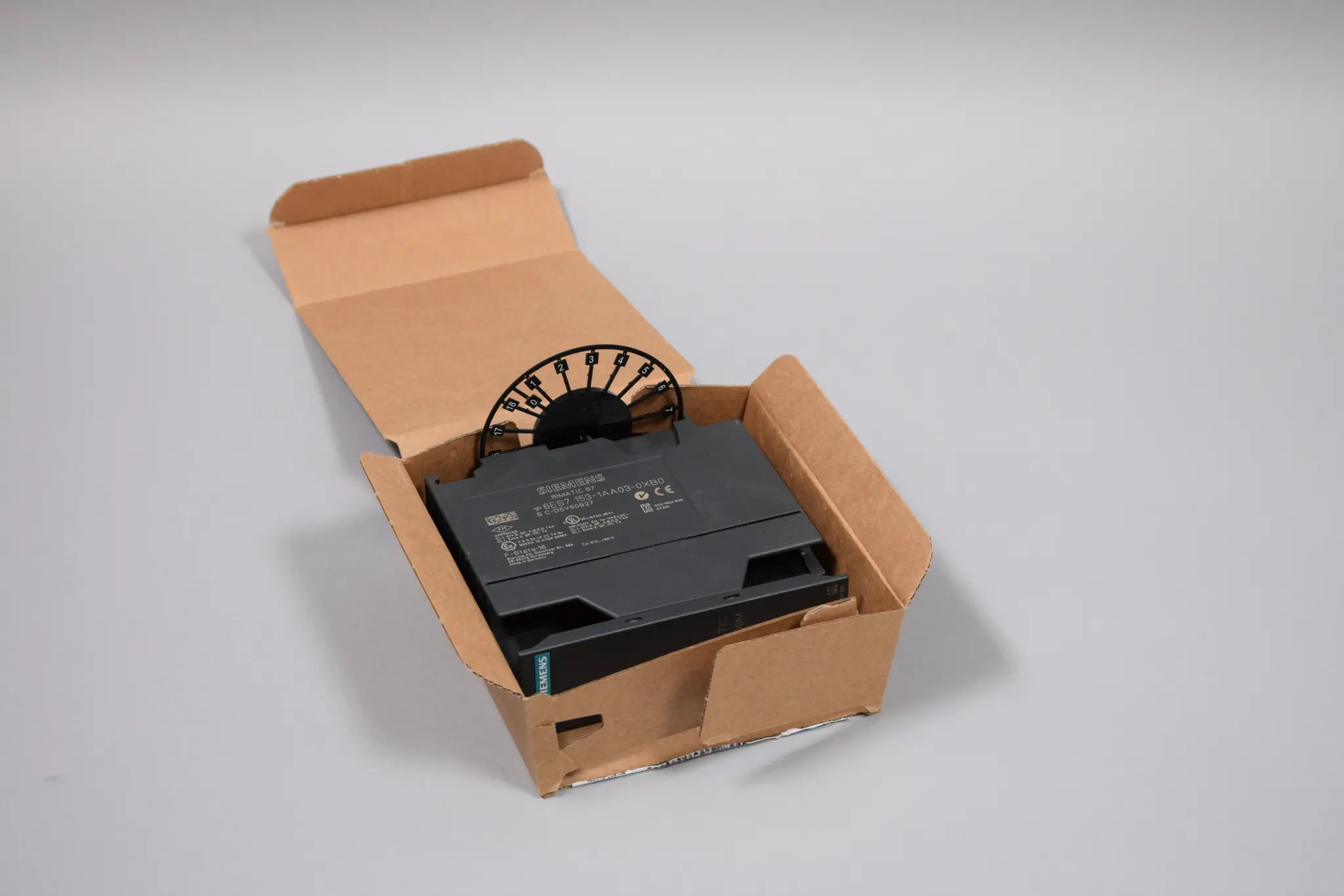 Produktfoto 1 von 6ES7153-1AA03-0XB0