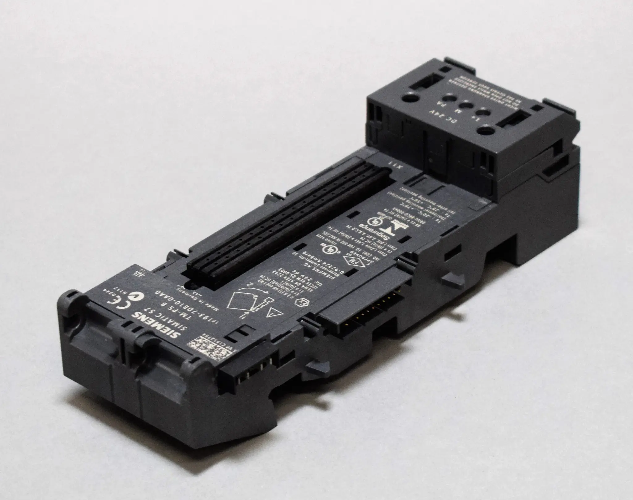 Produktfoto 1 von 6ES7193-7DB10-0AA0