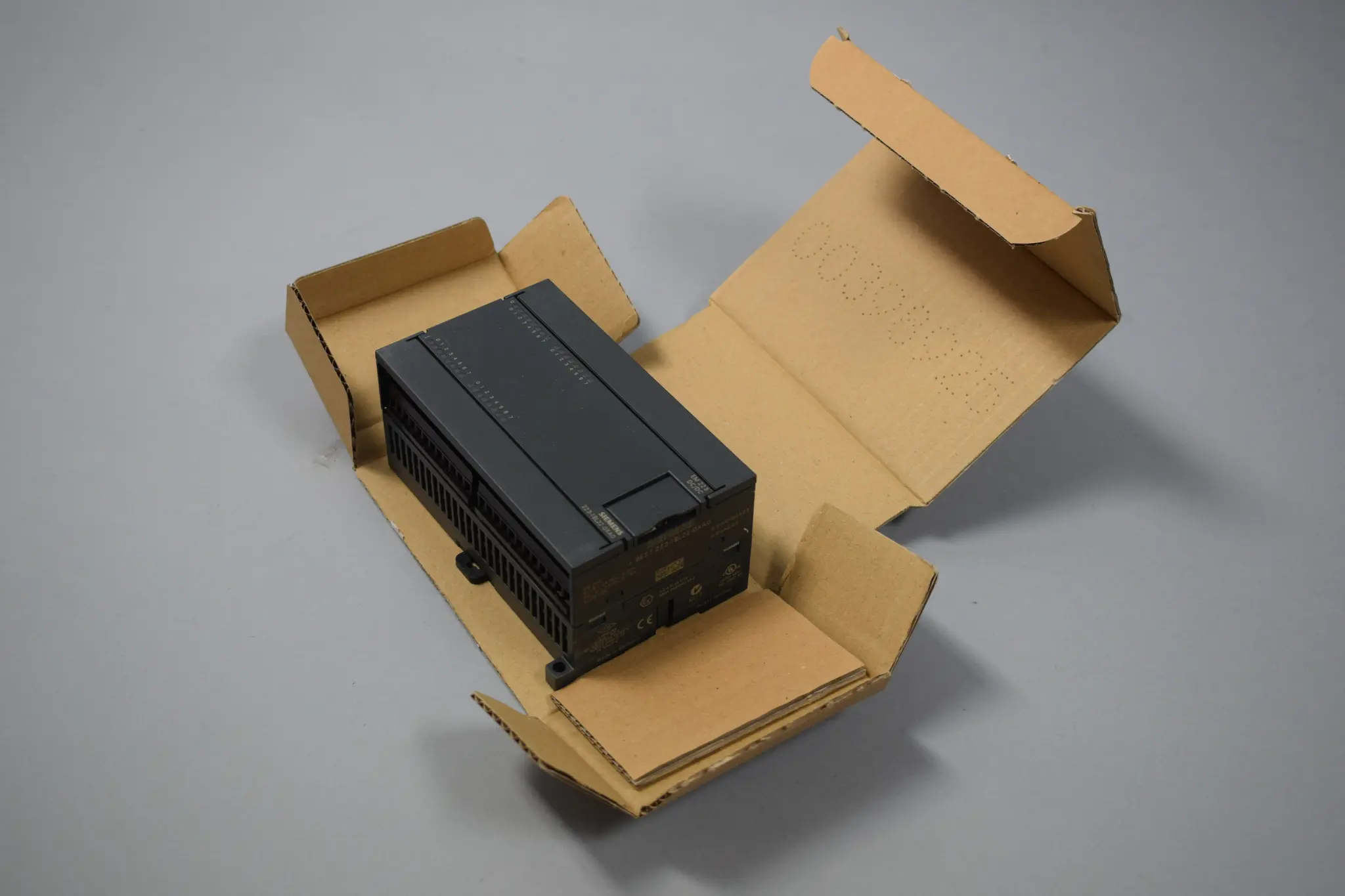 Produktfoto 1 von 6ES7223-1BL22-0XA0