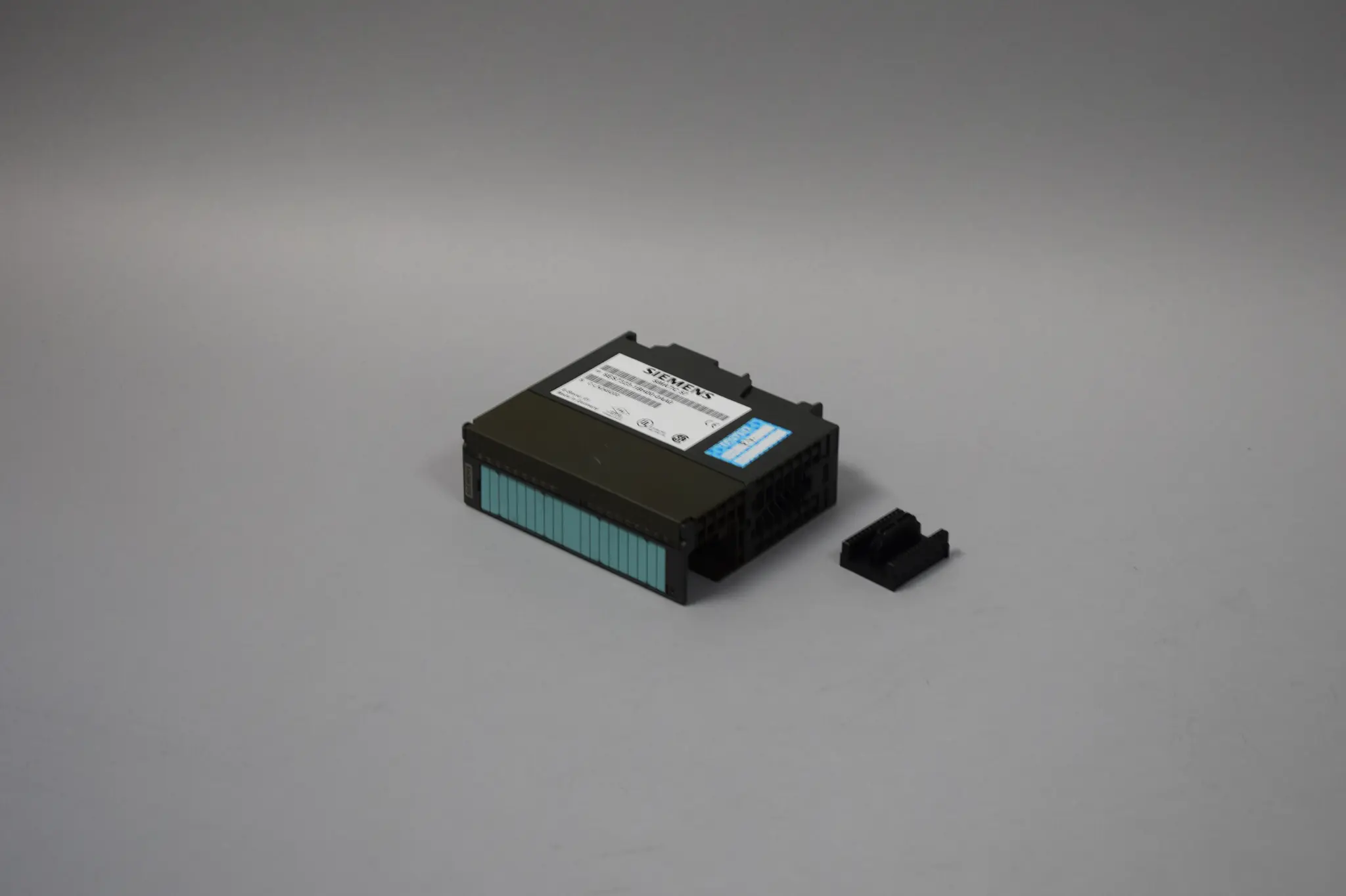 Produktfoto 1 von 6ES7323-1BH00-0AA0