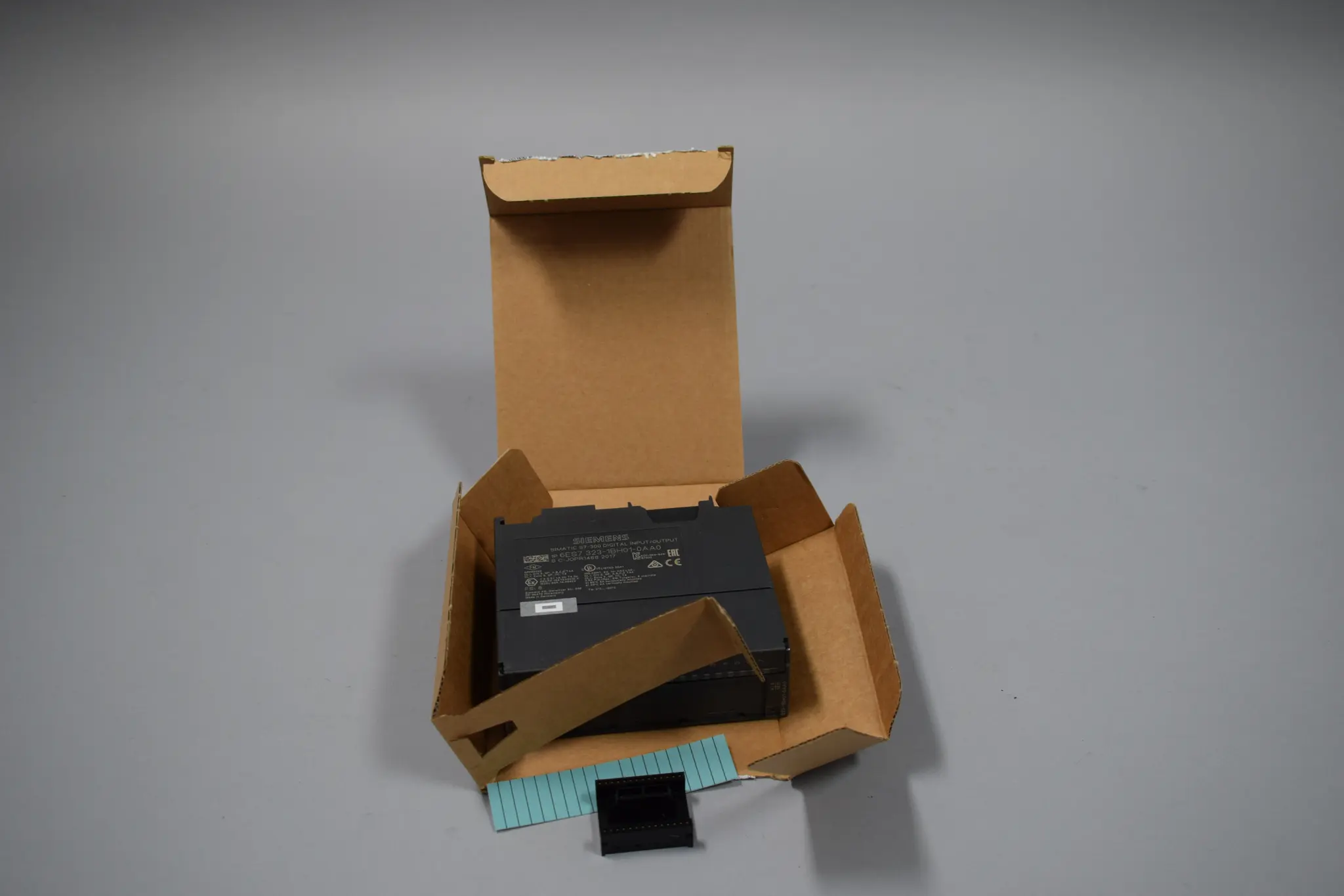 Produktfoto 1 von 6ES7323-1BH01-0AA0
