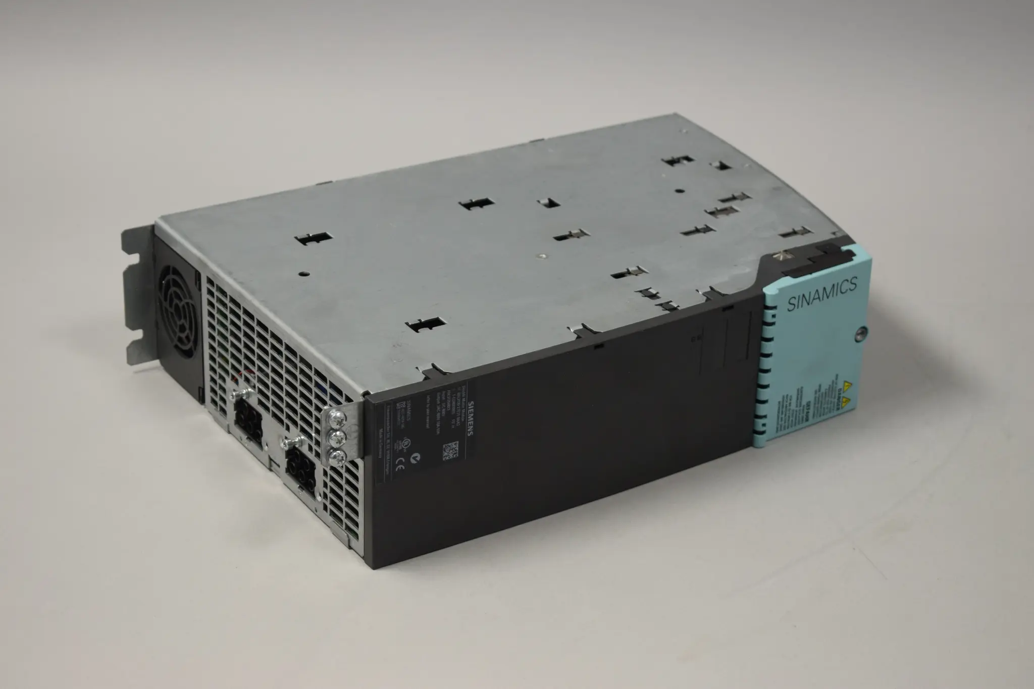 Produktfoto 1 von 6SL3120-2TE21-8AA3