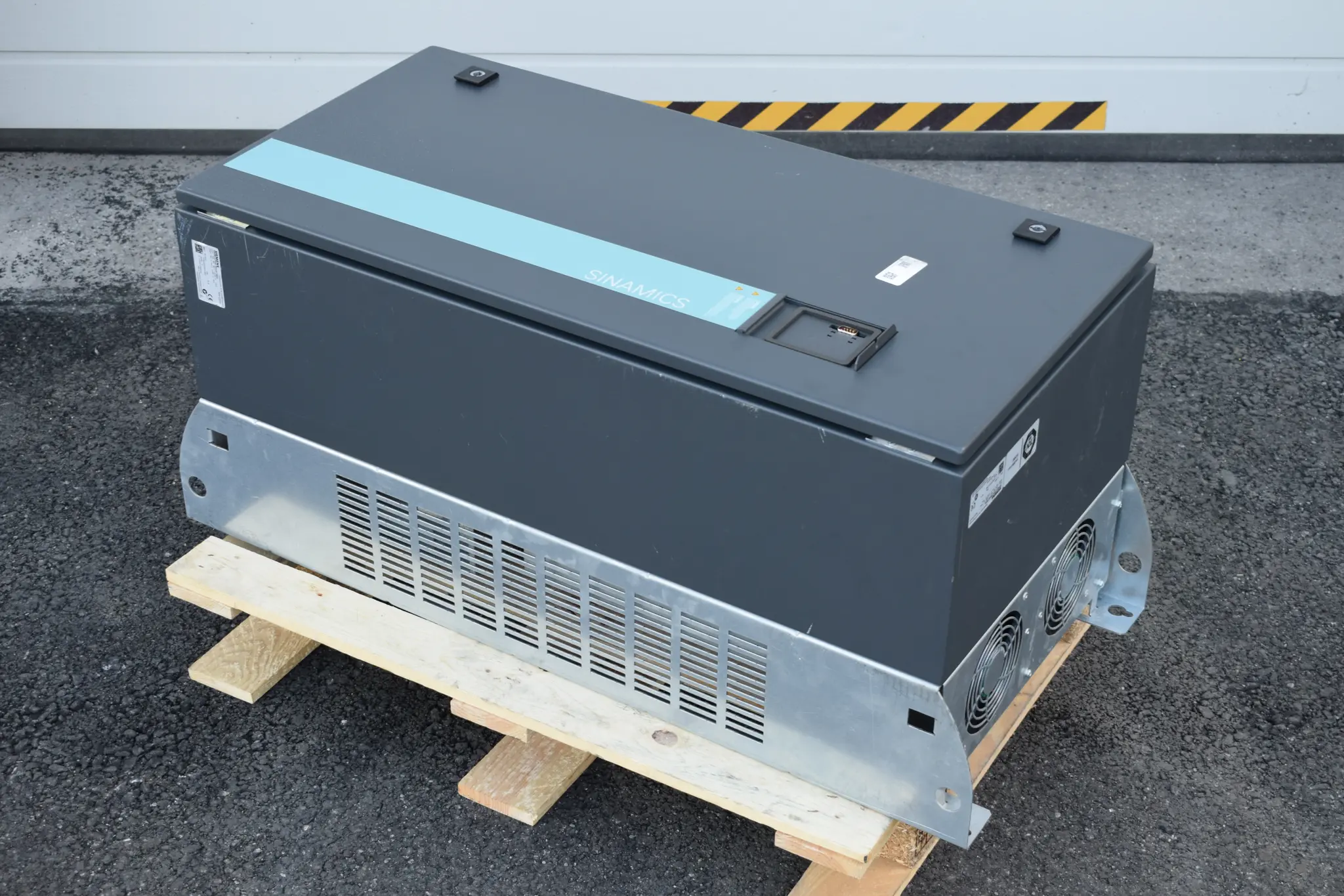 Produktfoto 1 von 6SL3223-0DE37-5BA0