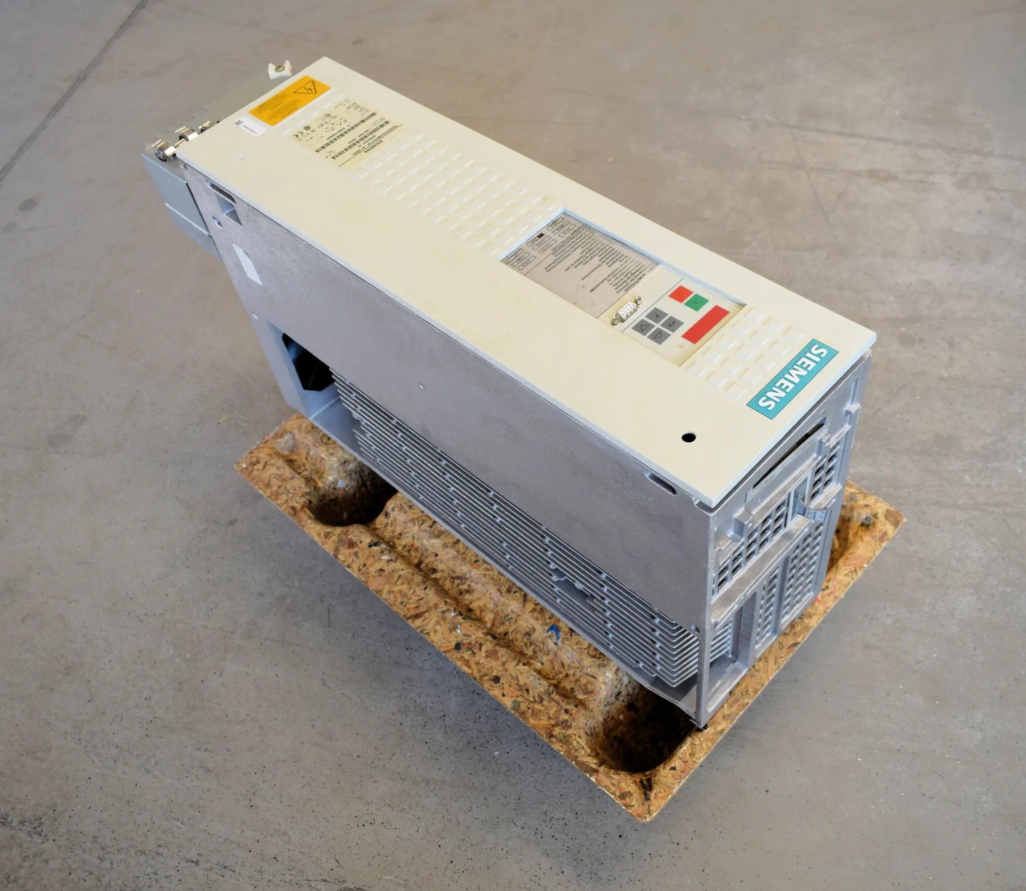 Produktfoto 1 von 6SE7022-6EC61