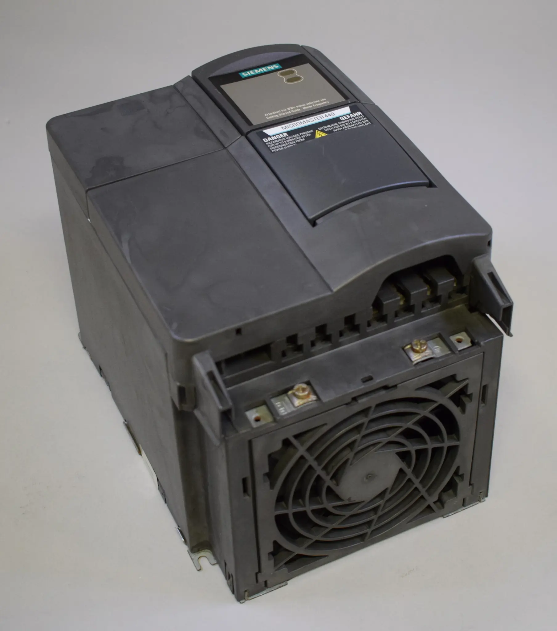 Produktfoto 1 von 6SE6440-2UD31-1CA1