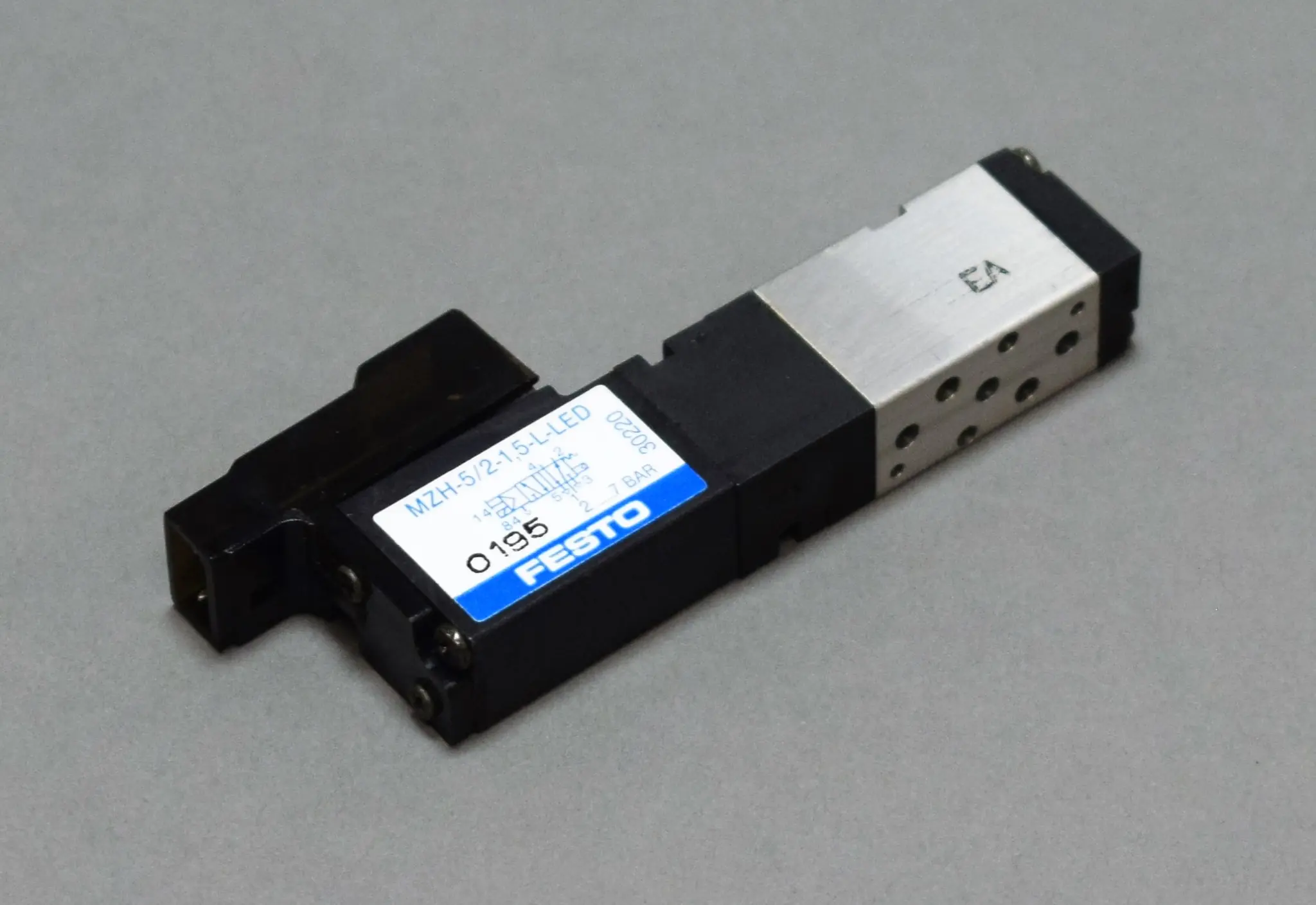 Produktfoto 1 von MZH-52-15-L-LED