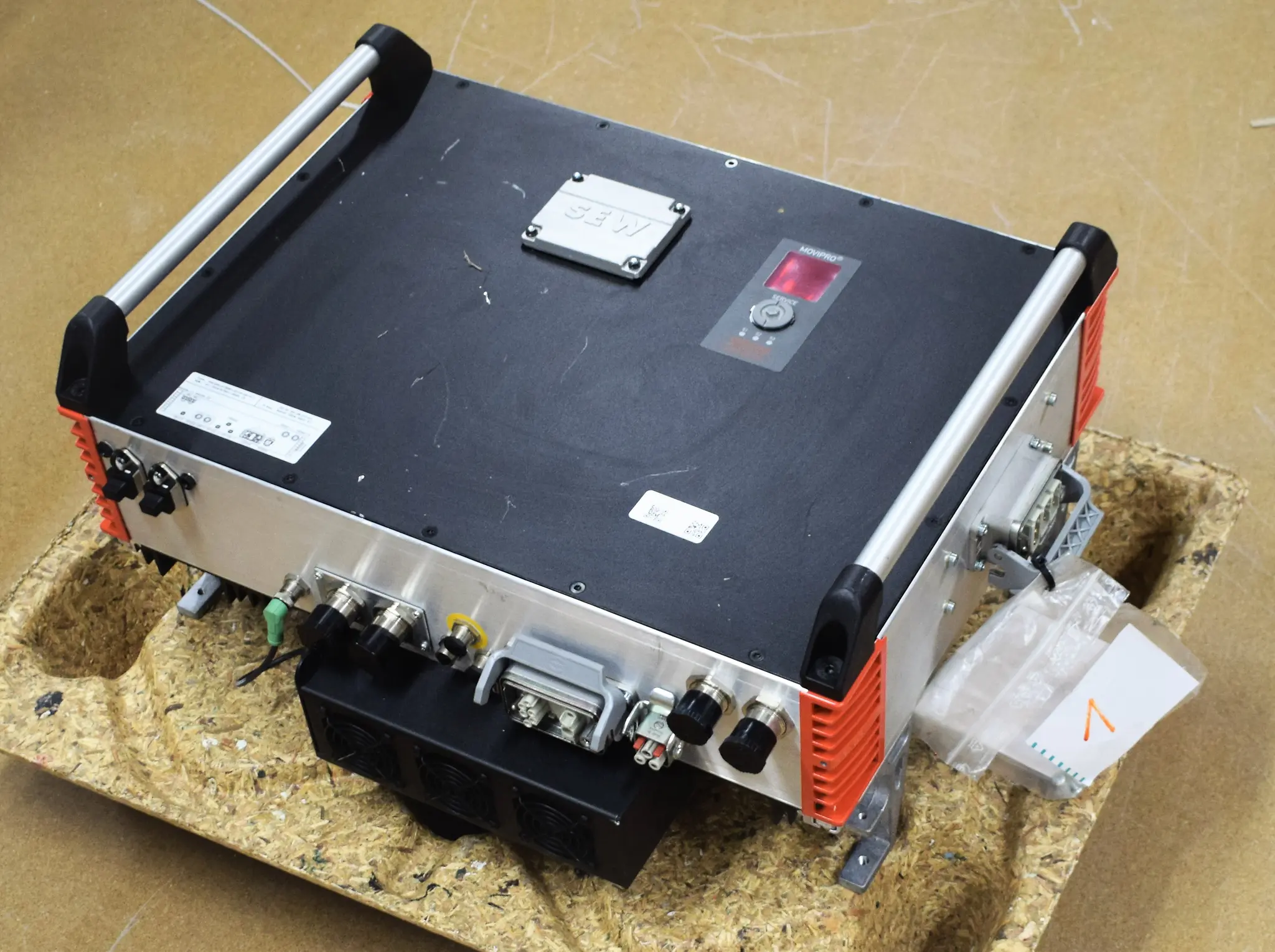 Produktfoto 1 von PHC22A-A150M1-E21A-00S11