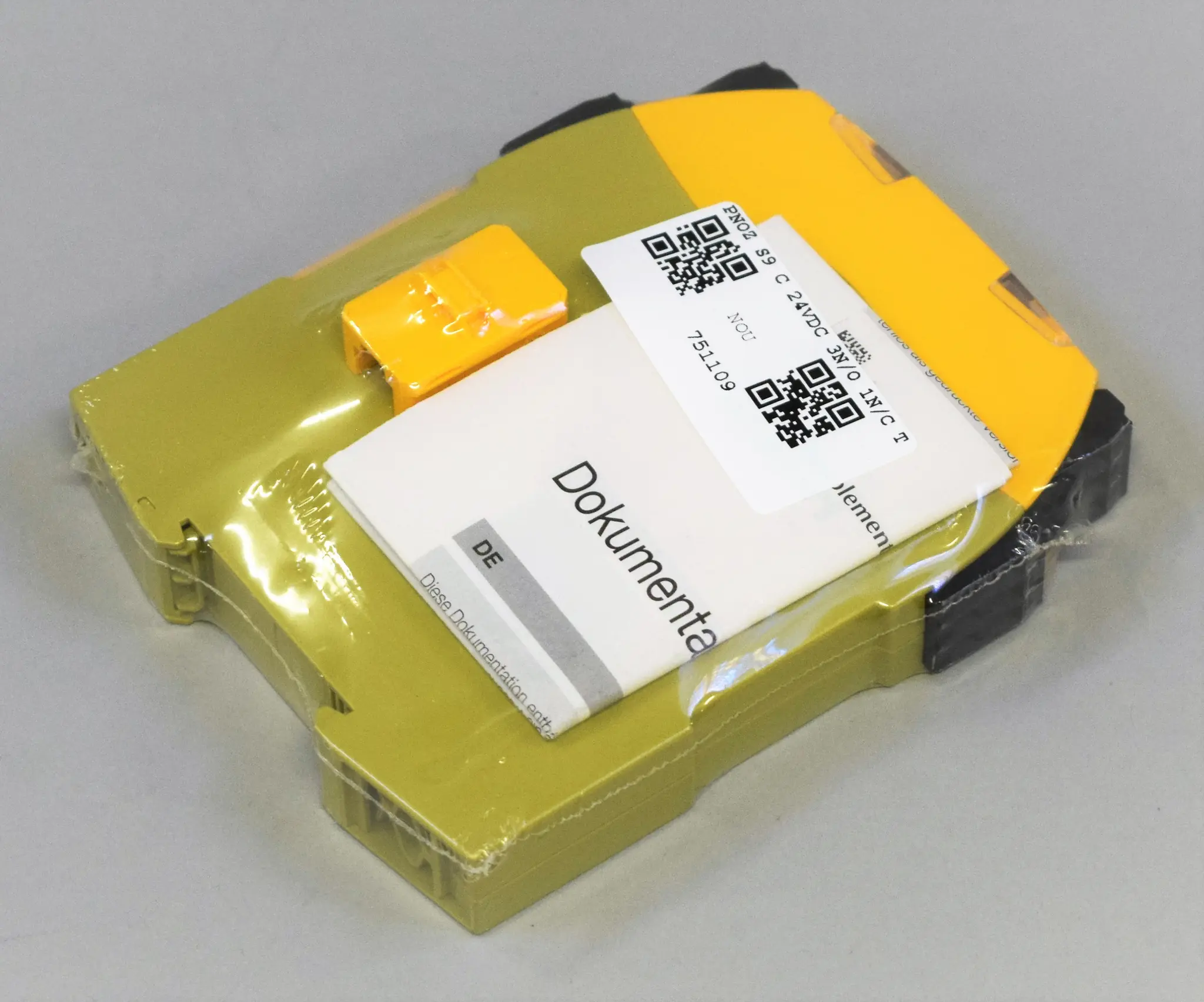 Produktfoto 1 von PNOZ s9 C 24VDC 3 no t 1 nc t
