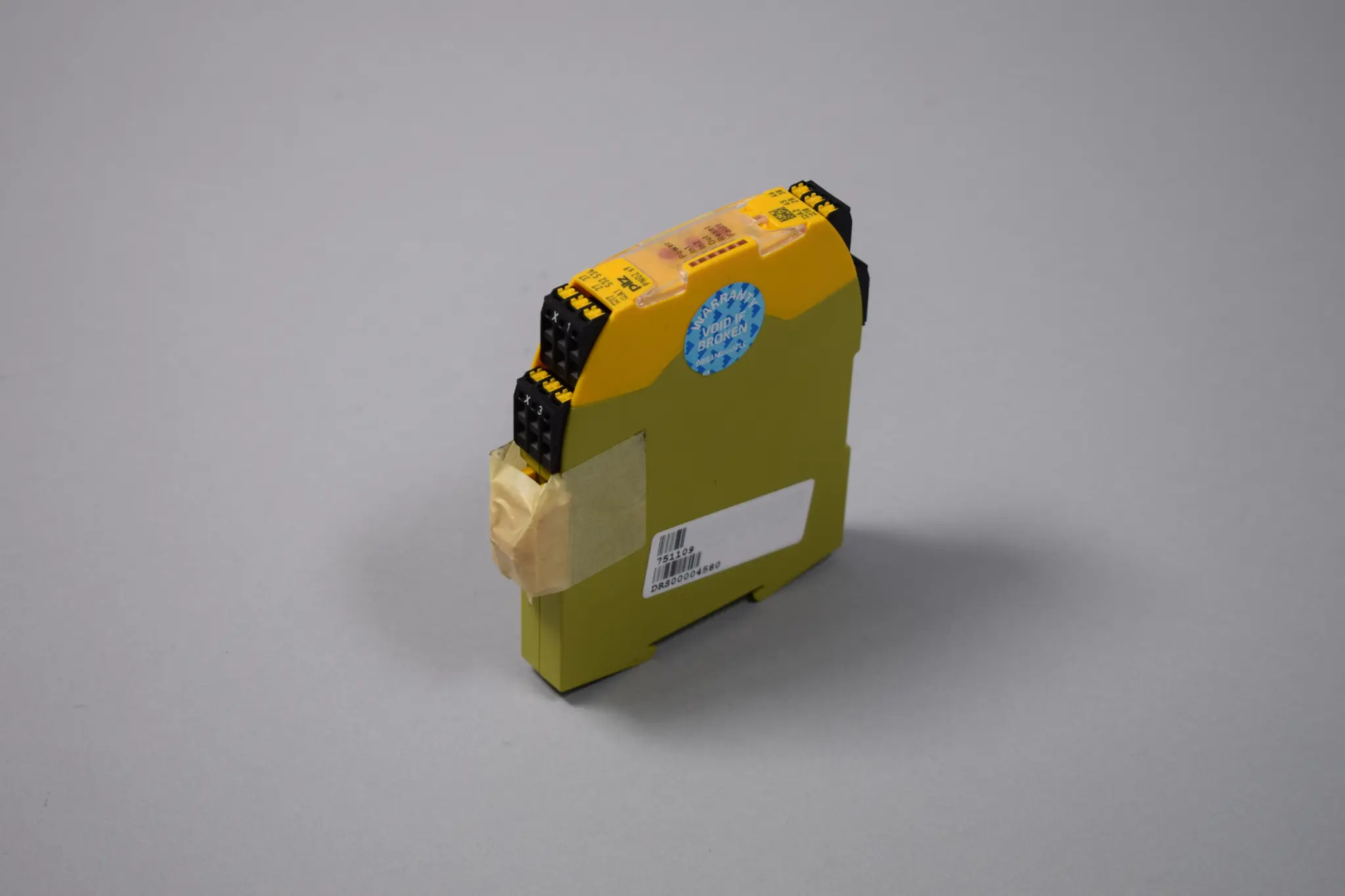 Produktfoto 1 von PNOZ s9 C 24VDC 3 no t 1 nc t