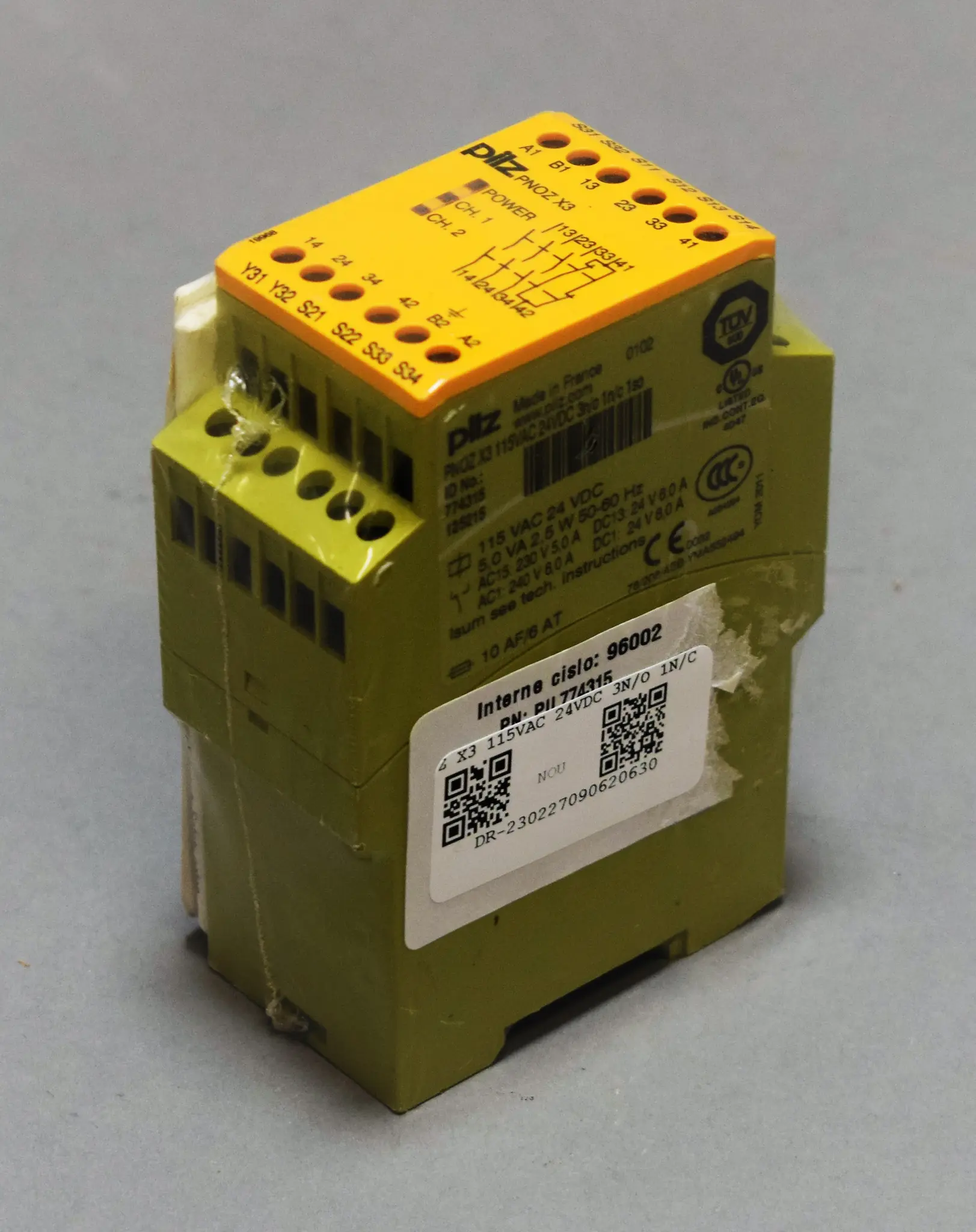 Produktfoto 1 von PNOZ X3 115VAC 24VDC 3NO 1NC 1SO