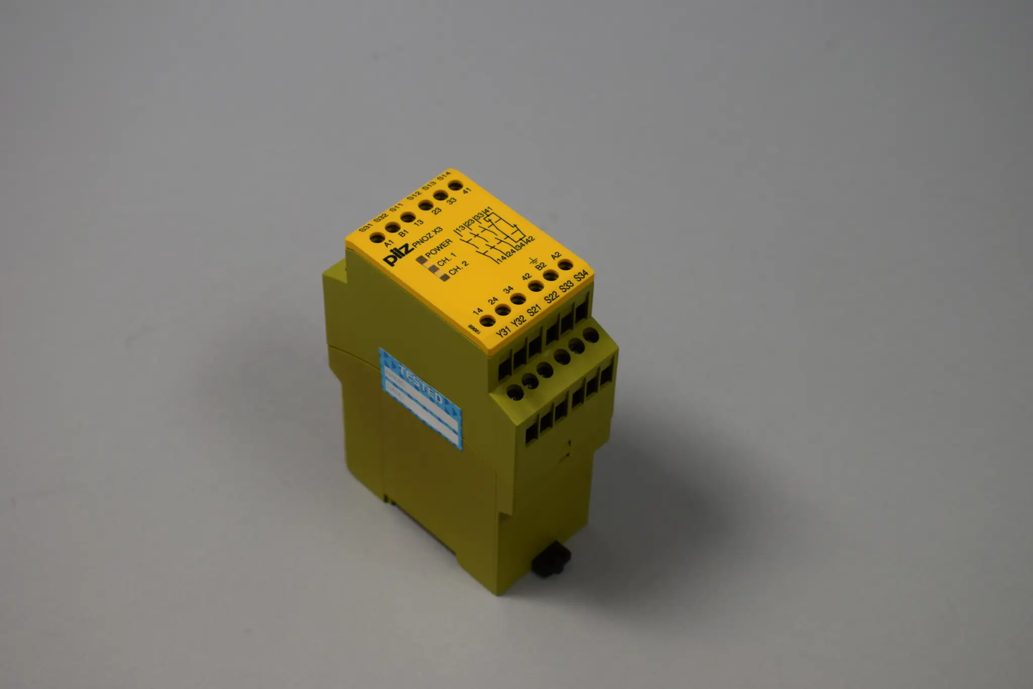 Produktfoto 1 von PNOZ X3 230VAC 24VDC 3NO 1NC 1SO