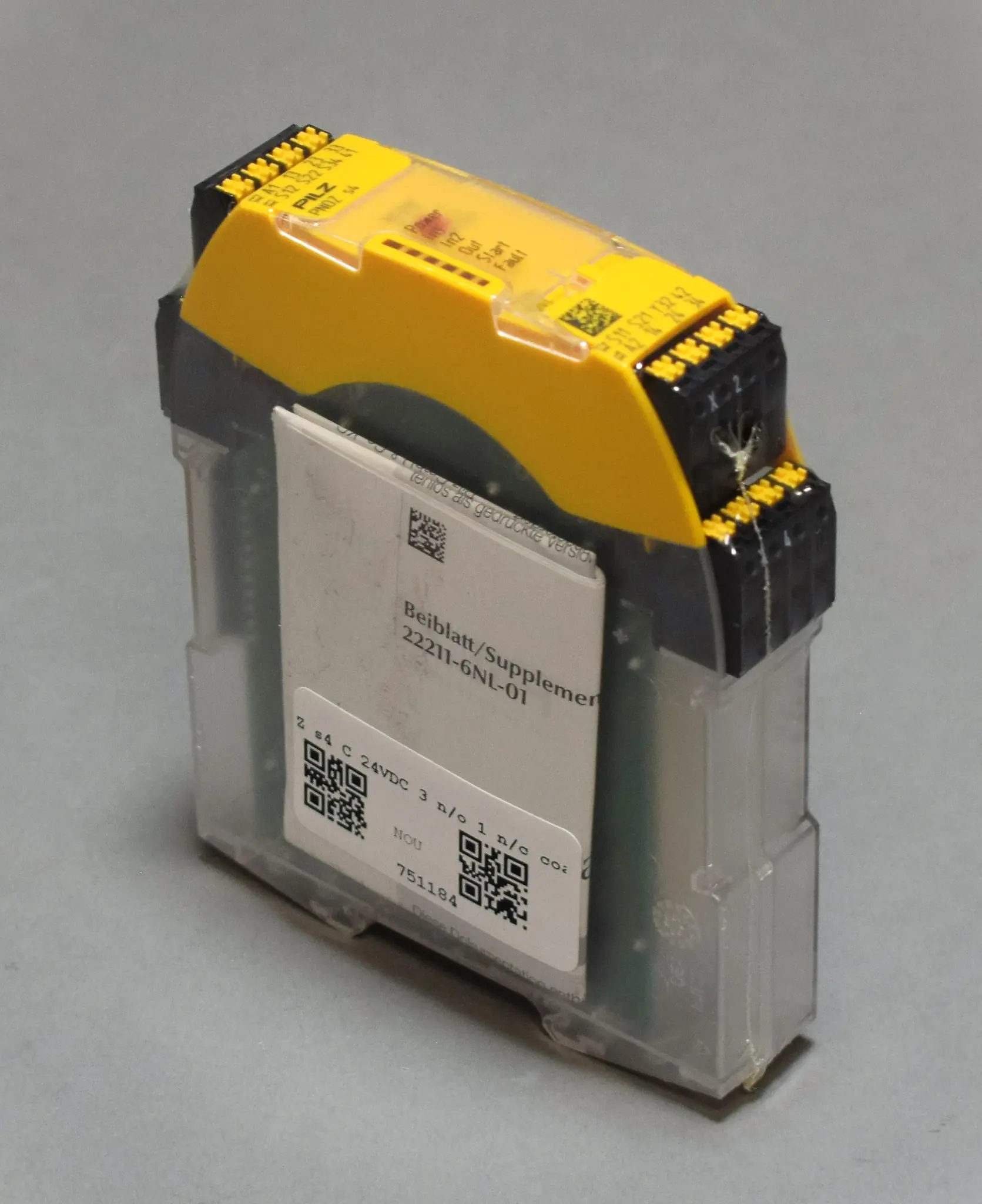 Produktfoto 1 von PNOZ s4 C 24VDC 3 no 1 nc coated