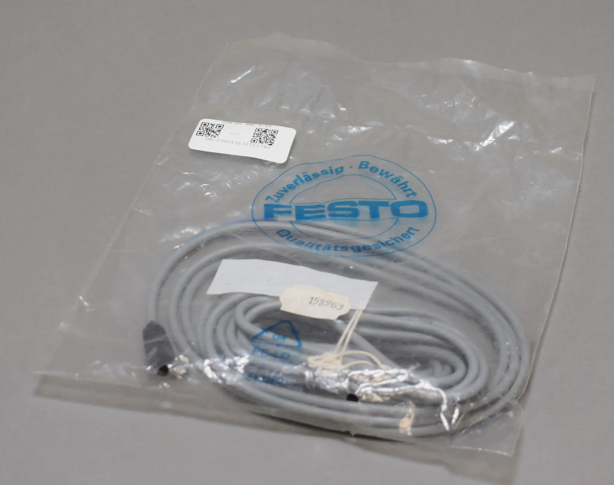 SIM-M8-4WD-5-PU