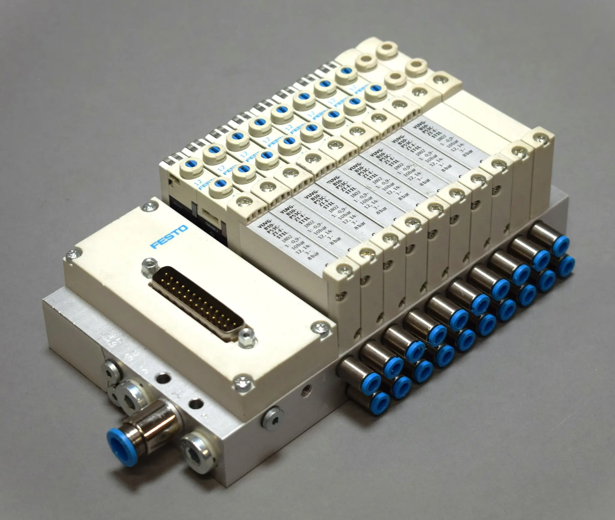 Produktfoto 1 von VTUG-10-MSDR-B1T-25V20-Q8L-UR-Q4S-8GLLM2