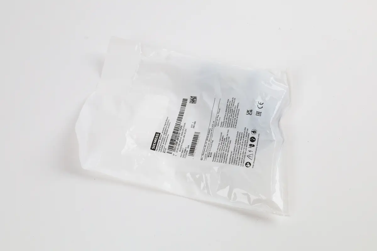 Produktfoto 1 von Akustischer Melder, 22mm, rund, Kunststoff, schwarz, Dauerton 2,4 kHz, AC/DC 24V