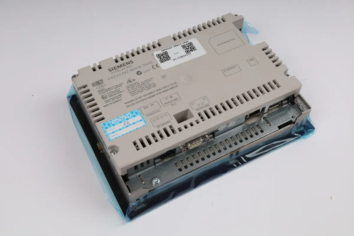 Produktfoto 1 von 6AV6642-8BA10-0AA0