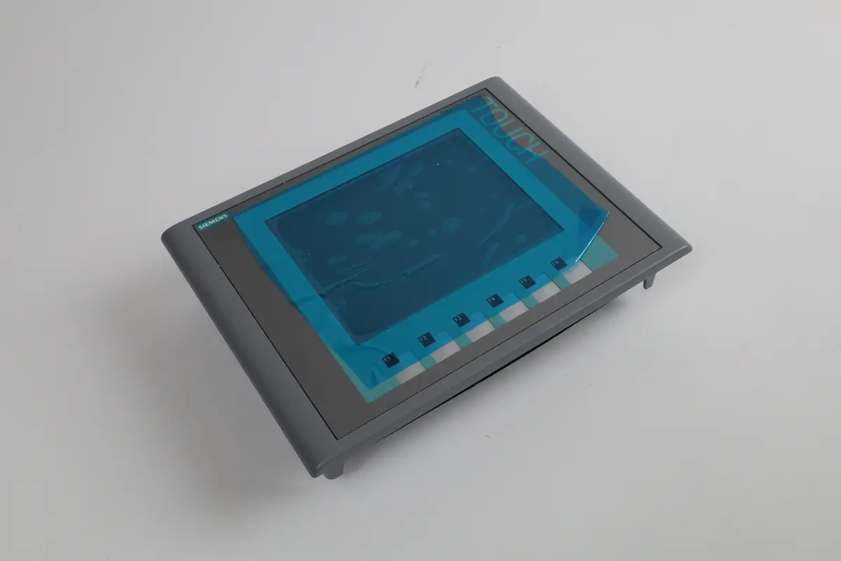 Produktfoto 1 von 6AV6647-0AD11-3AX1