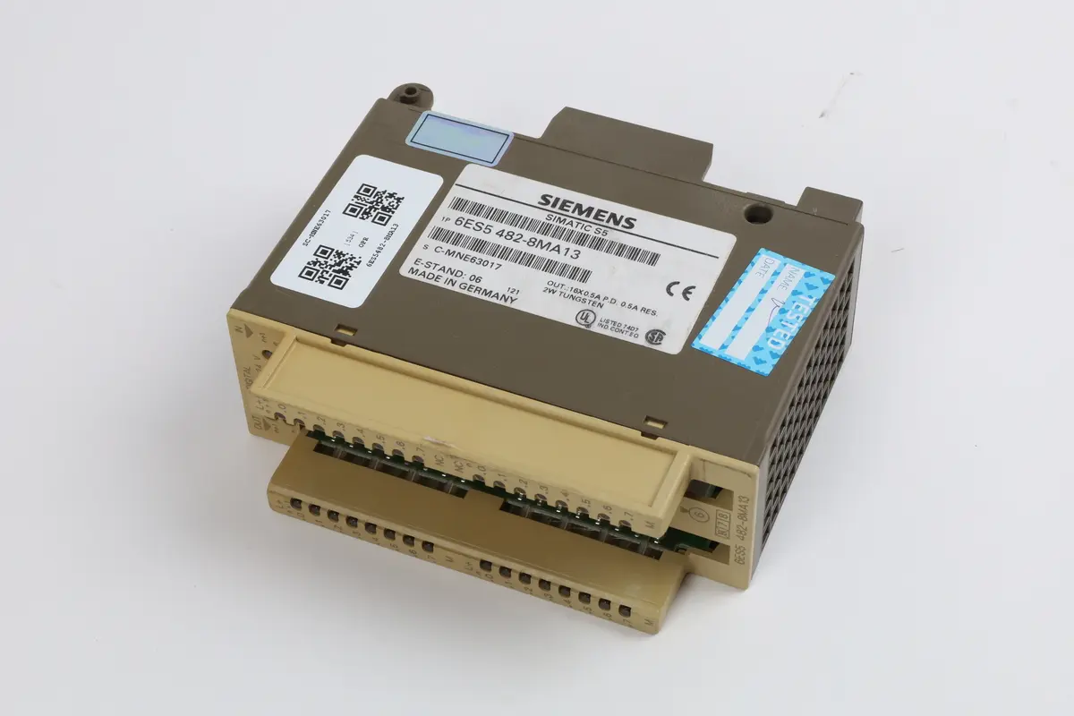 Produktfoto 1 von 6ES5482-8MA13