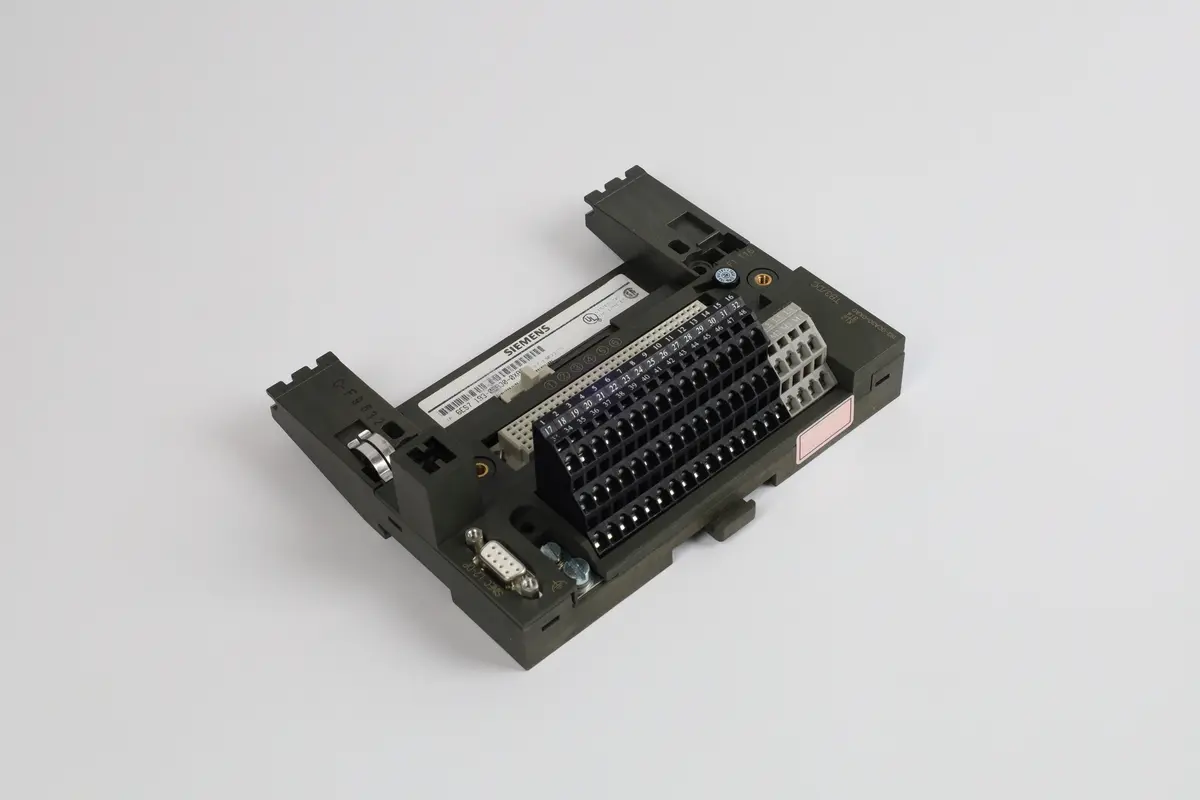 Produktfoto 1 von 6ES7193-0CA30-0XA0