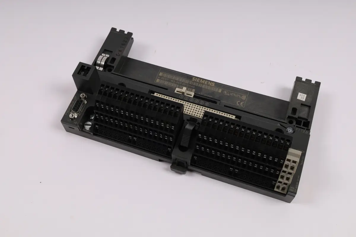 Produktfoto 1 von 6ES7193-0CE30-0XA0