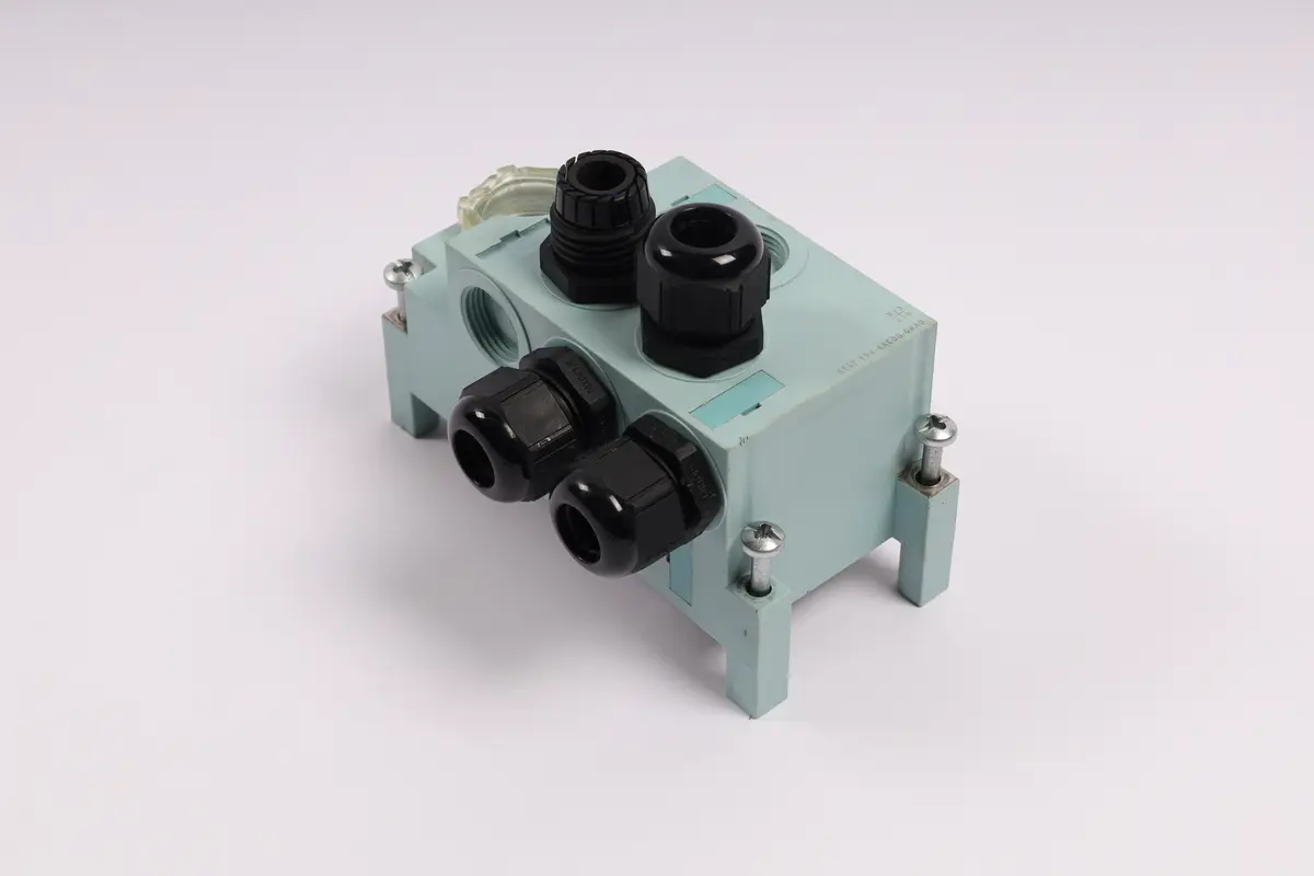 Produktfoto 1 von 6ES7194-4AC00-0AA0