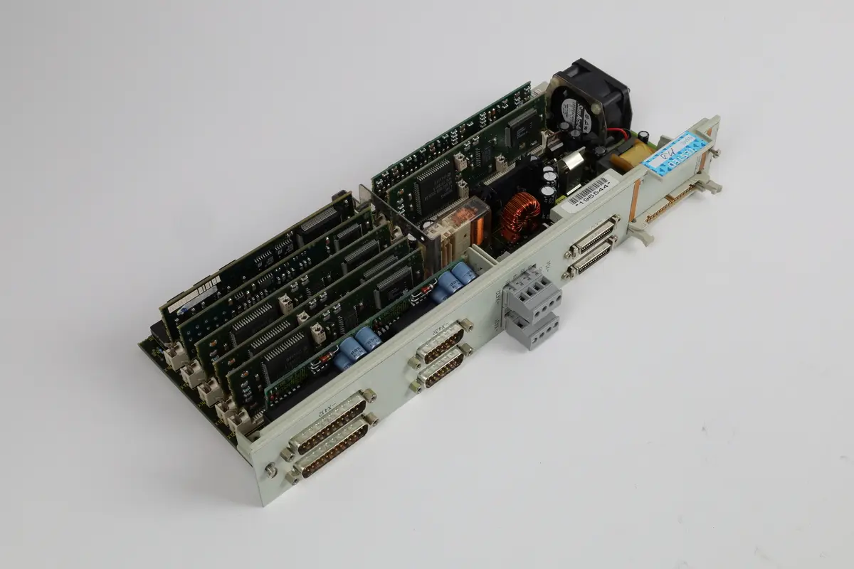 Produktfoto 1 von 6SN1118-0DB13-0AA0