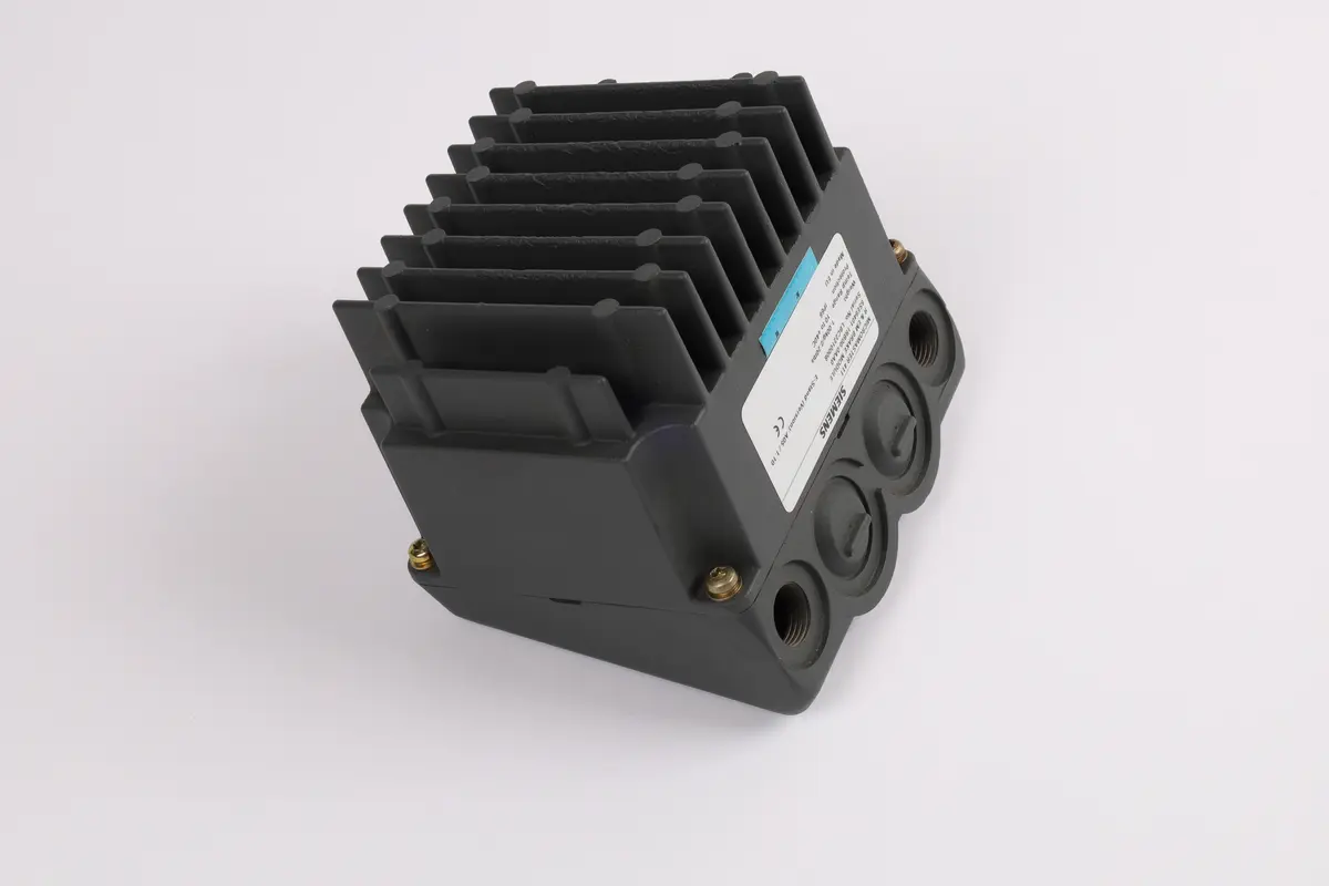 Produktfoto 1 von 6SE6401-1RB00-0AA0