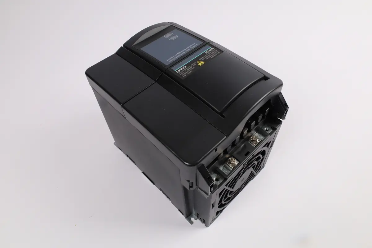 Produktfoto 1 von 6SE6440-2UD24-0BA1
