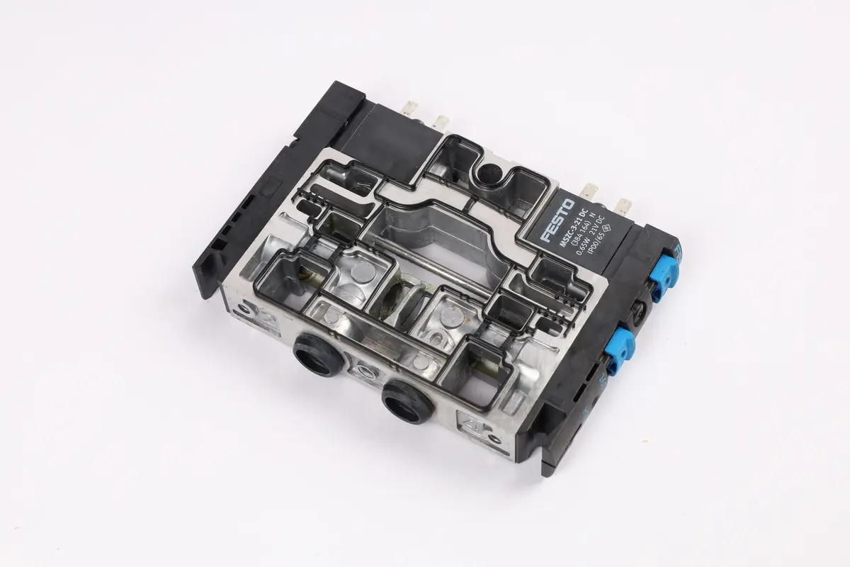 Produktfoto 1 von CPV14-M1H-2X3-GLS-18