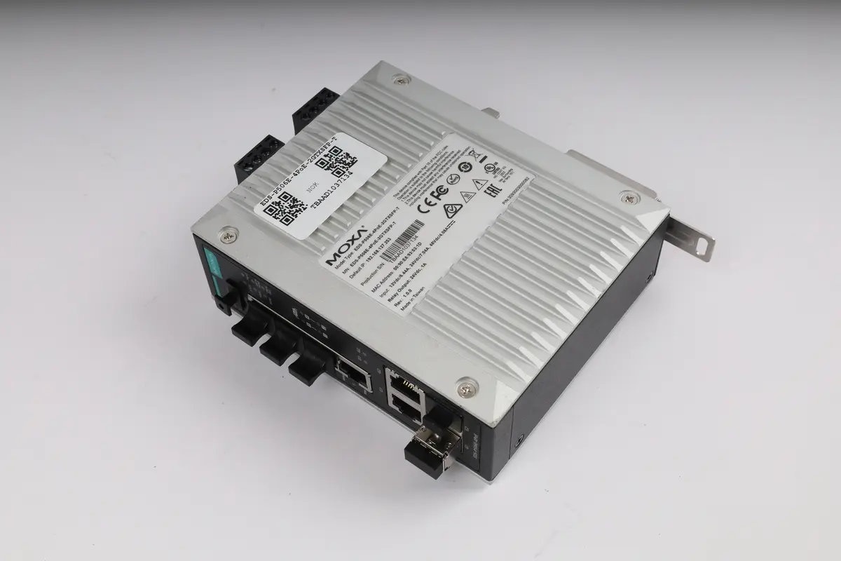 Produktfoto 1 von EDS-P506E-4PoE-2GTXSFP-T