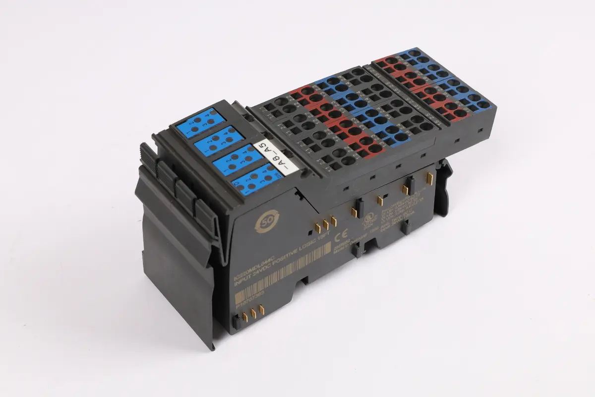 Produktfoto 1 von IC220MDL644C