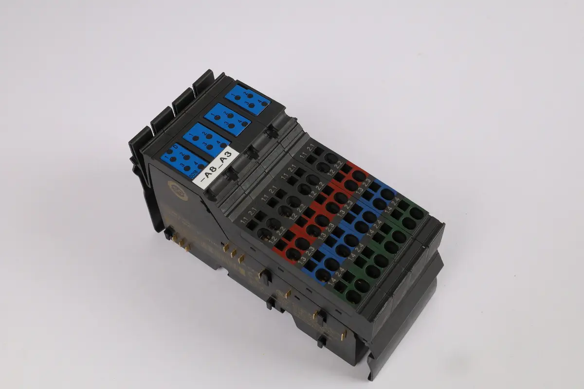 Produktfoto 1 von IC220MDL754C