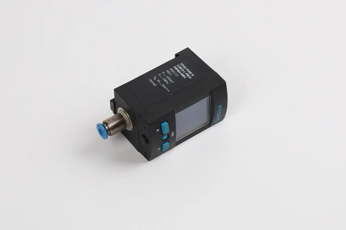 Produktfoto 1 von SPAU-P10R-H-G18FD-L-PNLK-PNVBA-M8U