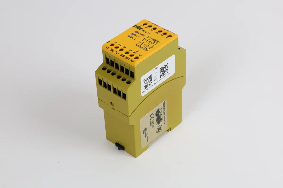 Produktfoto 1 von PNOZ X3 24VAC 24VDC 3NO 1NC 1SO