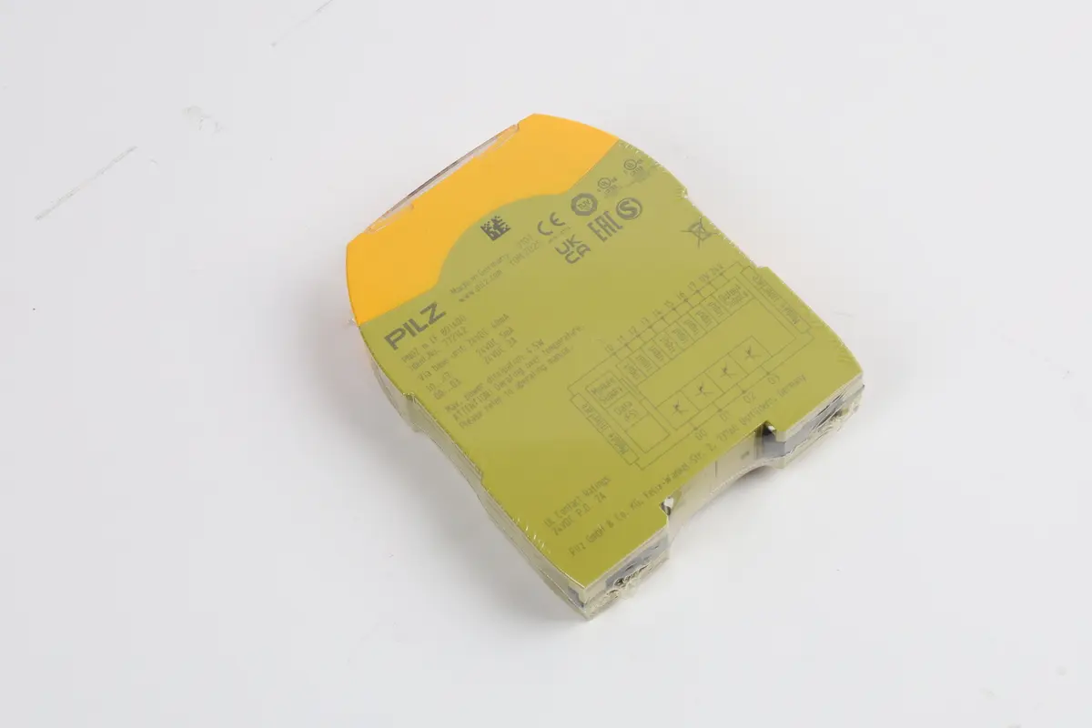 Produktfoto 1 von PNOZ m EF 8DI4DO