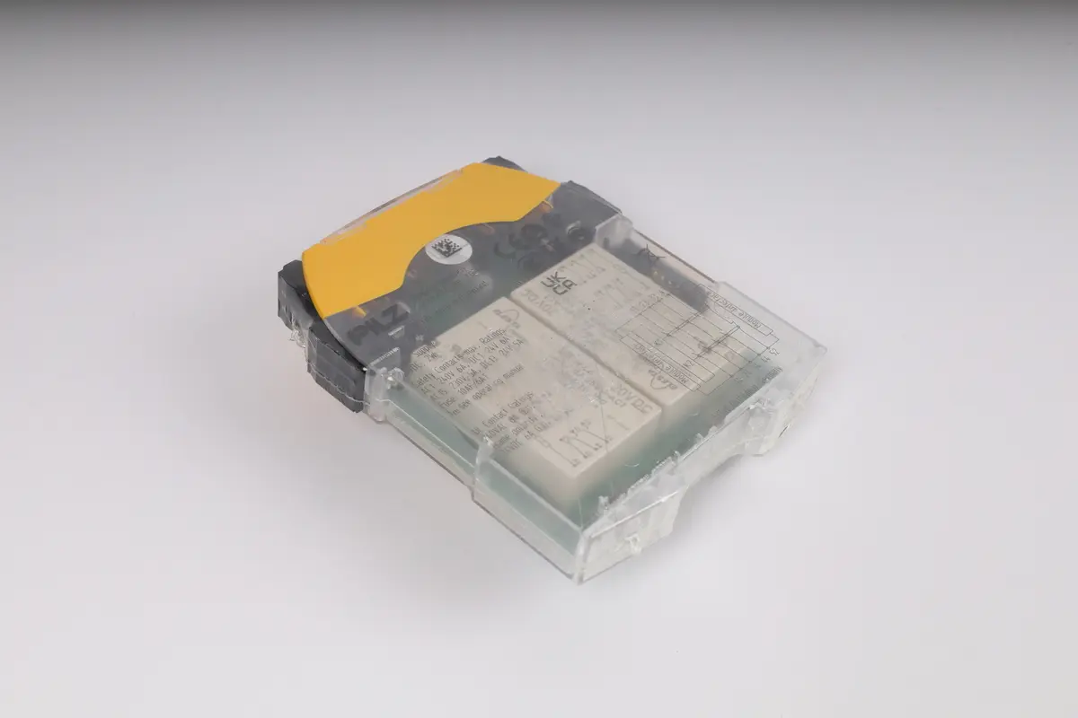 Produktfoto 1 von PNOZ s72 C 24VDC 4 no 1 nc expand