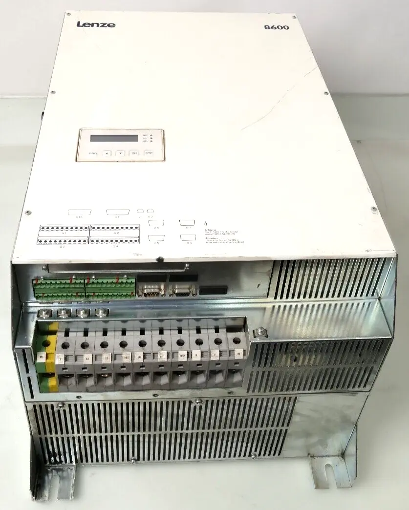 Produktfoto 1 von Lenze 8600 Umrichter EVF8613-E | 33.8613 E.6C.64. | 00390867