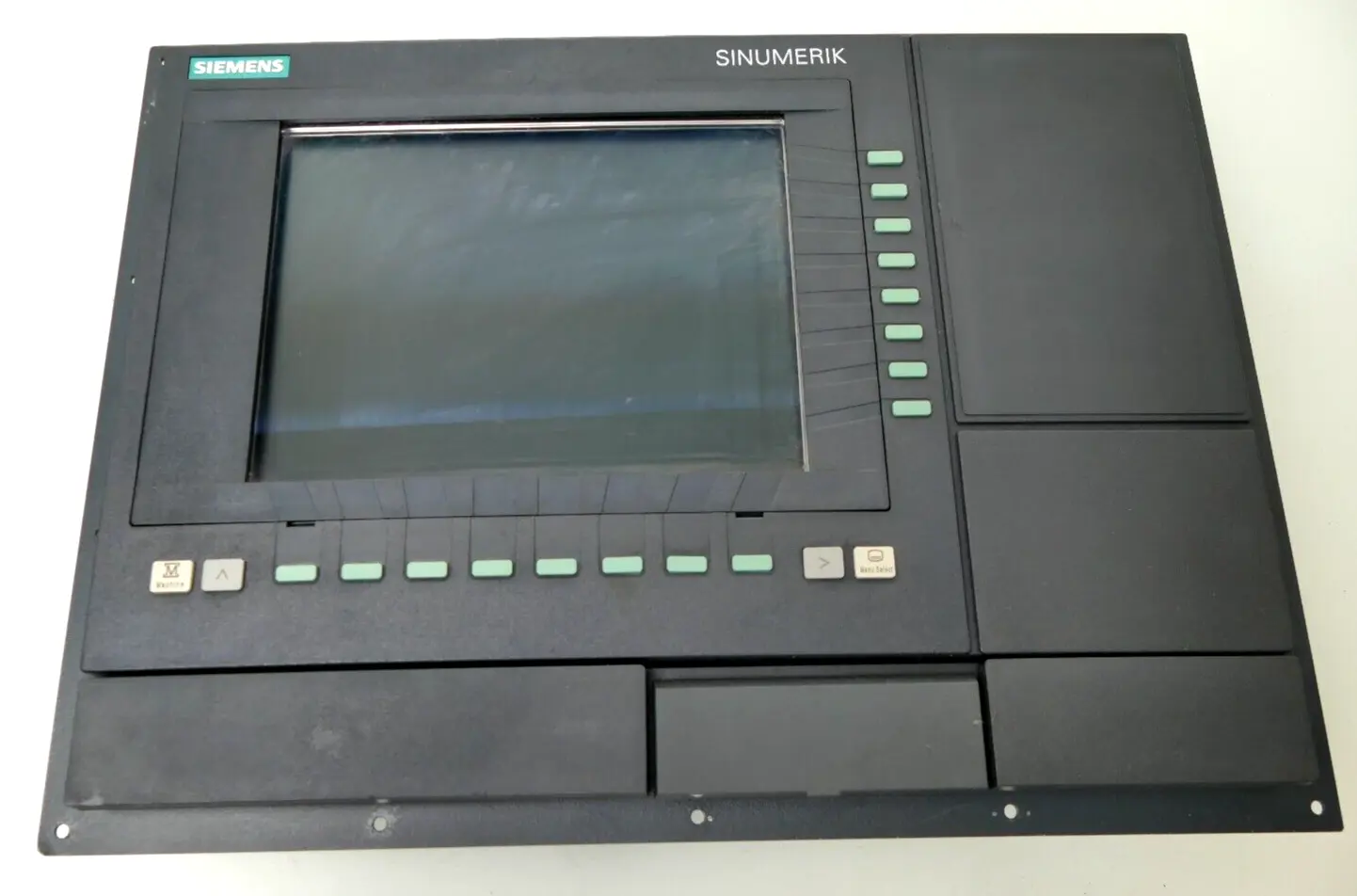 Produktfoto 1 von Siemens SINUMERIK 840D Panel 6FC5203-0AB20-0AA1 + 6FC5210-0DA20-0AA1 + Zubehör
