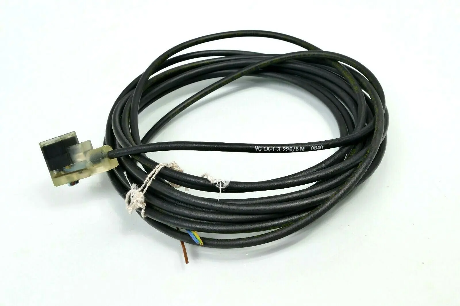 Produktfoto 1 von Lumberg Ventilstecker 5m | VC 1A-1-3-226/5M