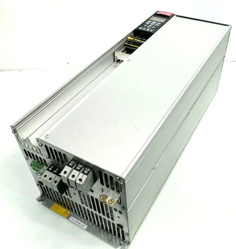 Produktfoto 1 von Danfoss VLT 5000 Frequenzumrichter VLT5042PT5C20STR3DLF10A00C0 | 175Z4371