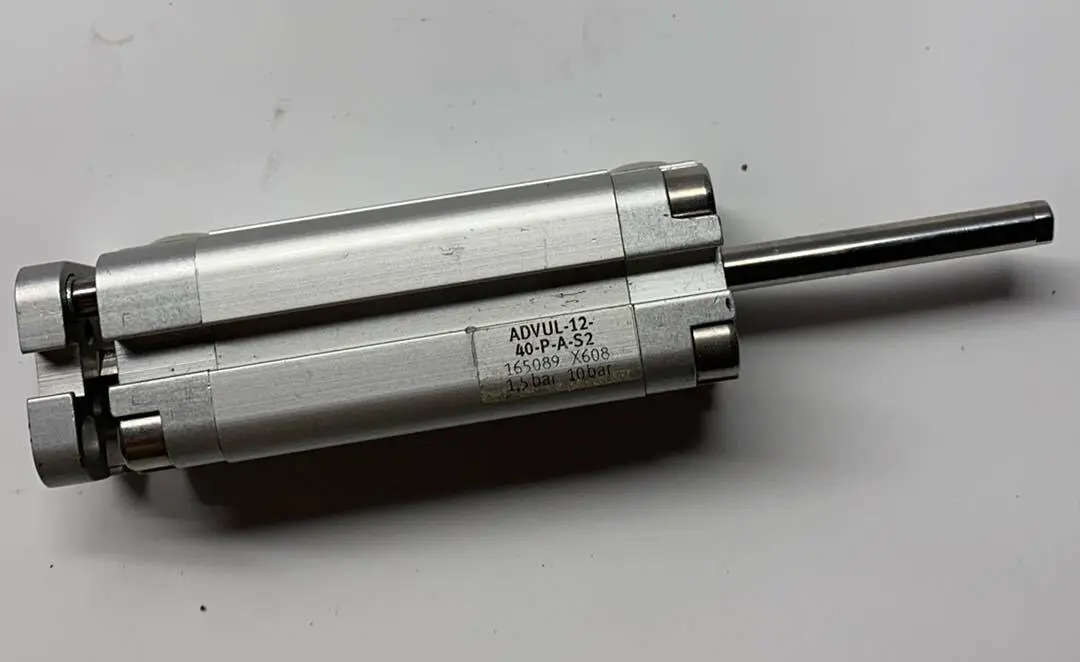 Produktfoto 1 von Festo Kompaktzylinder ADVUL-12-40-P-A-S2 | 165089