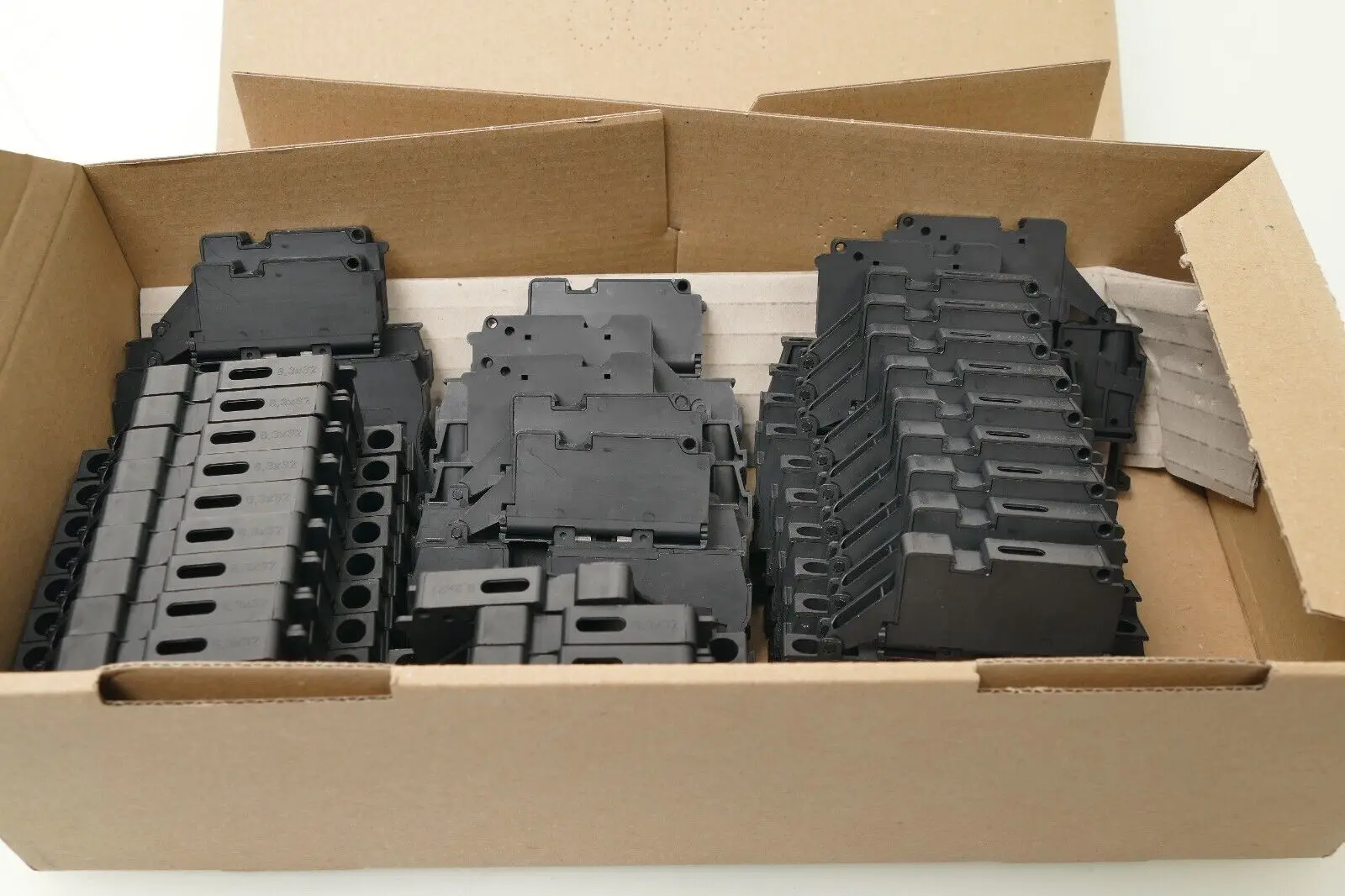Produktfoto 1 von 30x Phoenix Contact Sicherungsklemme 30 36 38 5 | ST 4-HESI (6,3X32) | 3036385