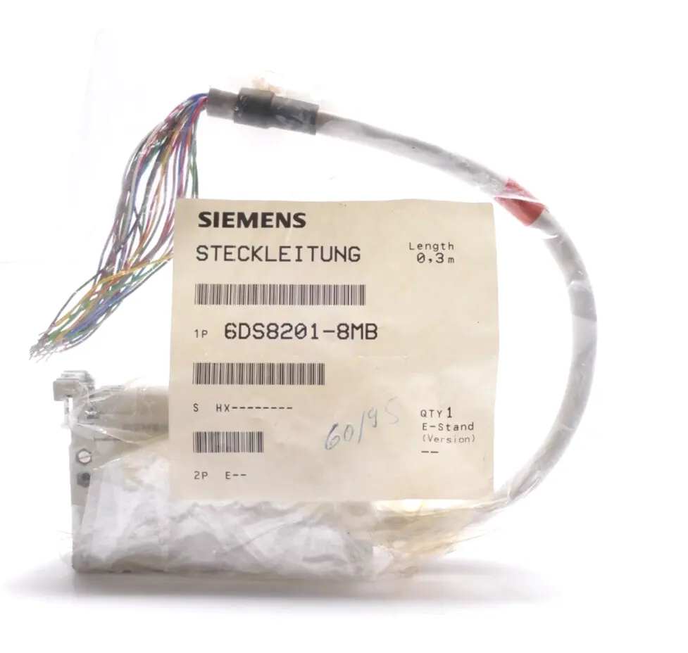 Produktfoto 1 von Siemens Steckleitung 0,3m 6DS8 201-8MB | 6DS8201-8MB