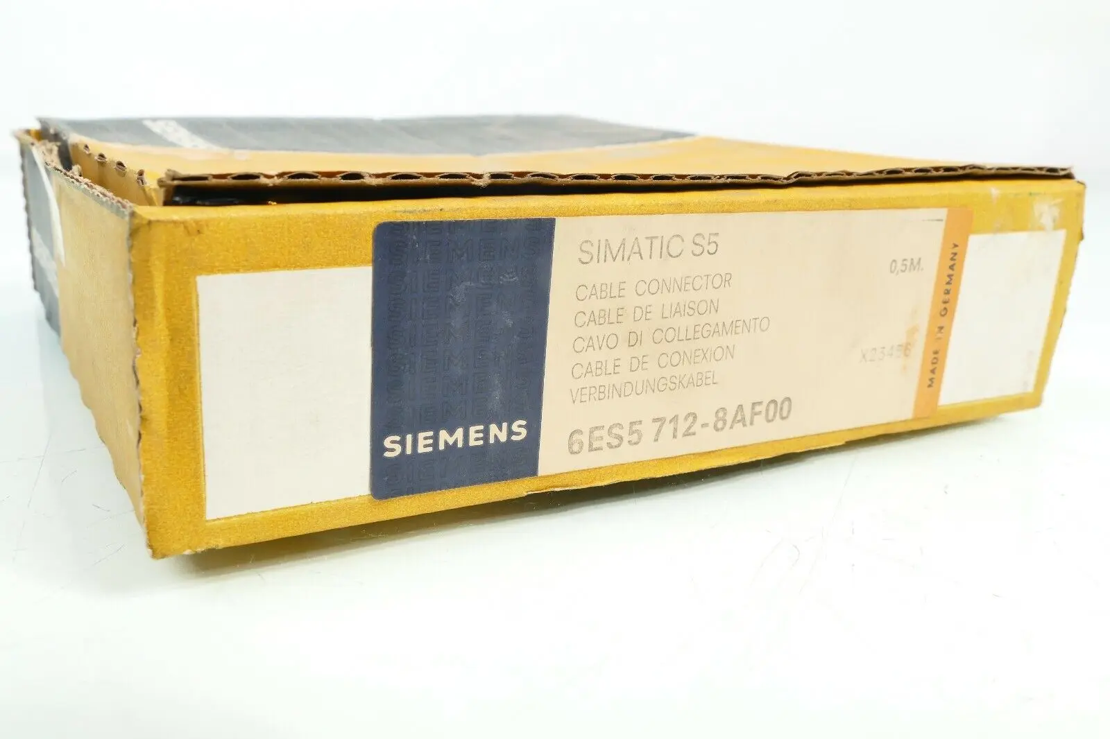 Produktfoto 1 von Siemens SIMATIC S5 Verbindungskabel 6ES5 712-8AF00 | 6ES5712-8AF00