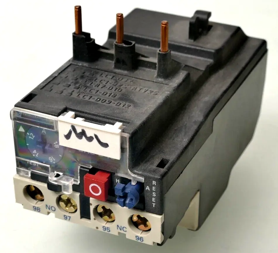 Telemecanique 023262 Motorschutz-Relais LR2D1321
